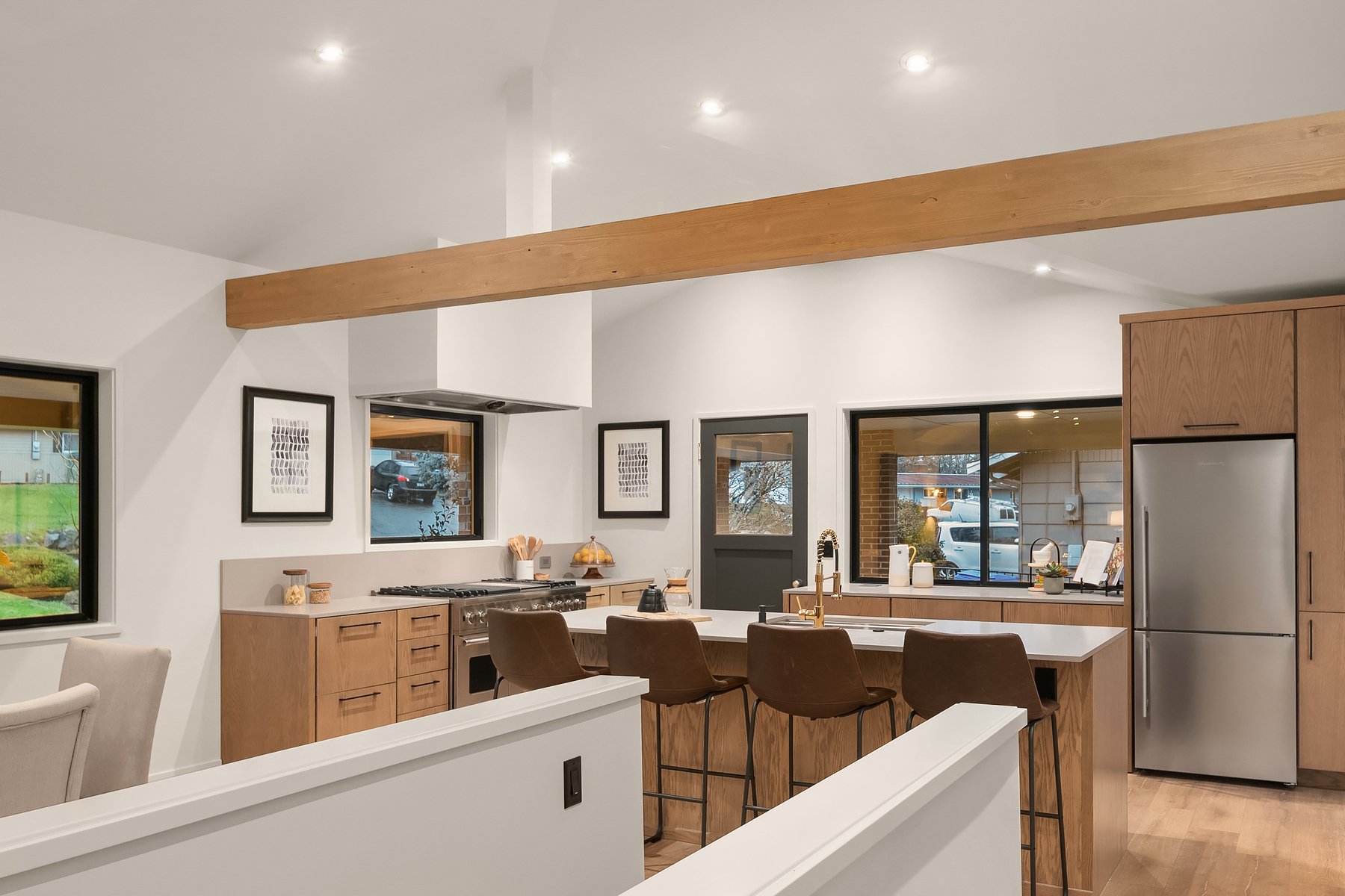 Lakewood / SOLD $688K