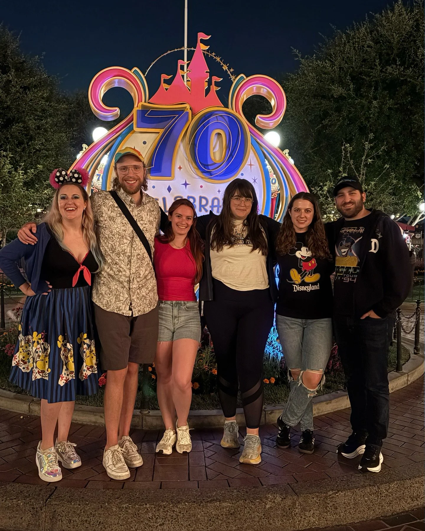 ✨ Happy 70th @disneyland! Although I don&rsquo;t frequent the parks often nowadays, it was such a treat to spend time at the park last week with my first friends in LA who I have celebrated many a Disney milestone with, as well as my in-laws. 

💕 Wh