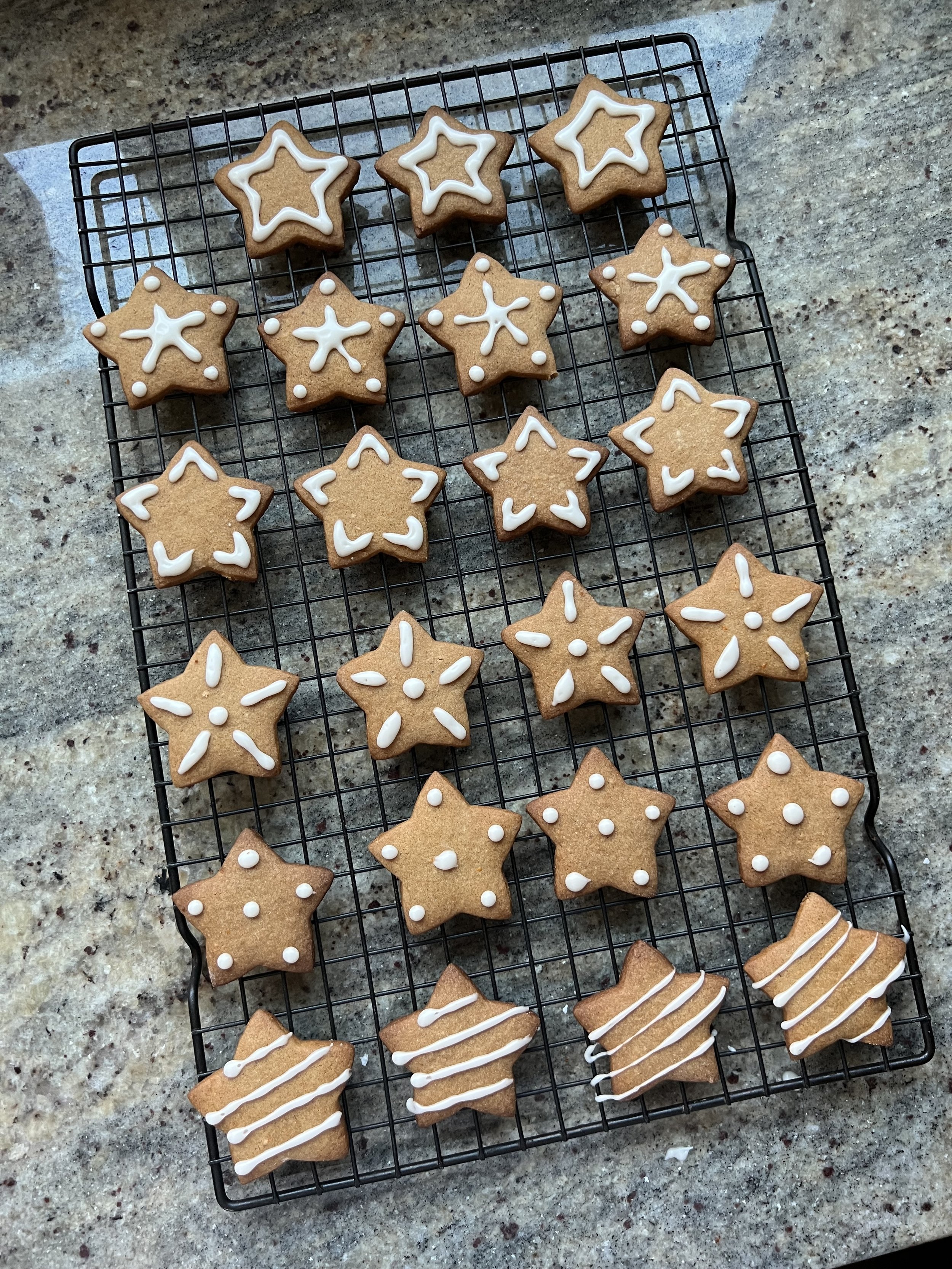 Wishing Stars_iced spice cookies_Cookies on cooliing rack_iced.jpg (Copy)