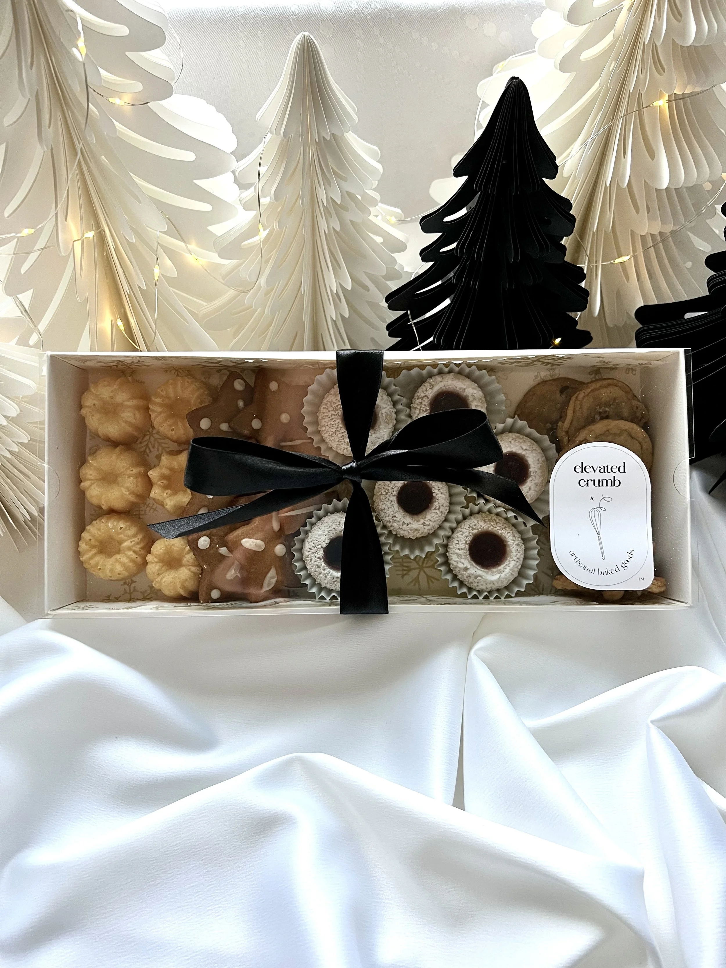 Xmas Treat Boxes 2025_Big Box closed.jpg