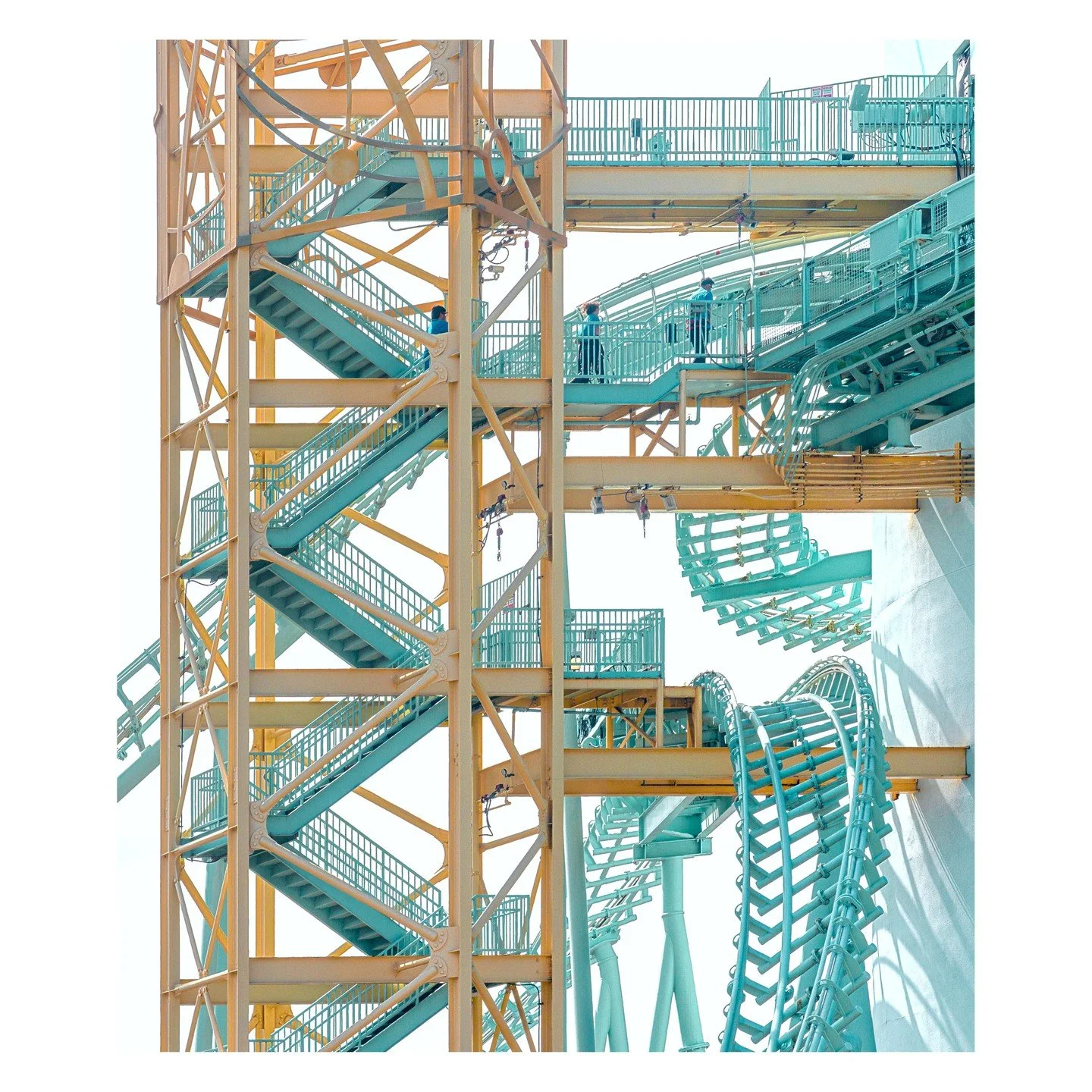 the Atlantis trilogy of weird structures.

SeaWorld cooked, and they ended up with a world class dark ride AND a world class rollercoaster. Unfortunately, it was spread across 3 installations. I have no other explanation for how we got what we got.