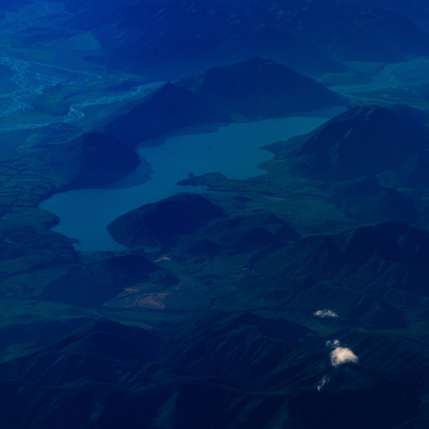 currently enjoying the color you get when shooting out of an airplane window