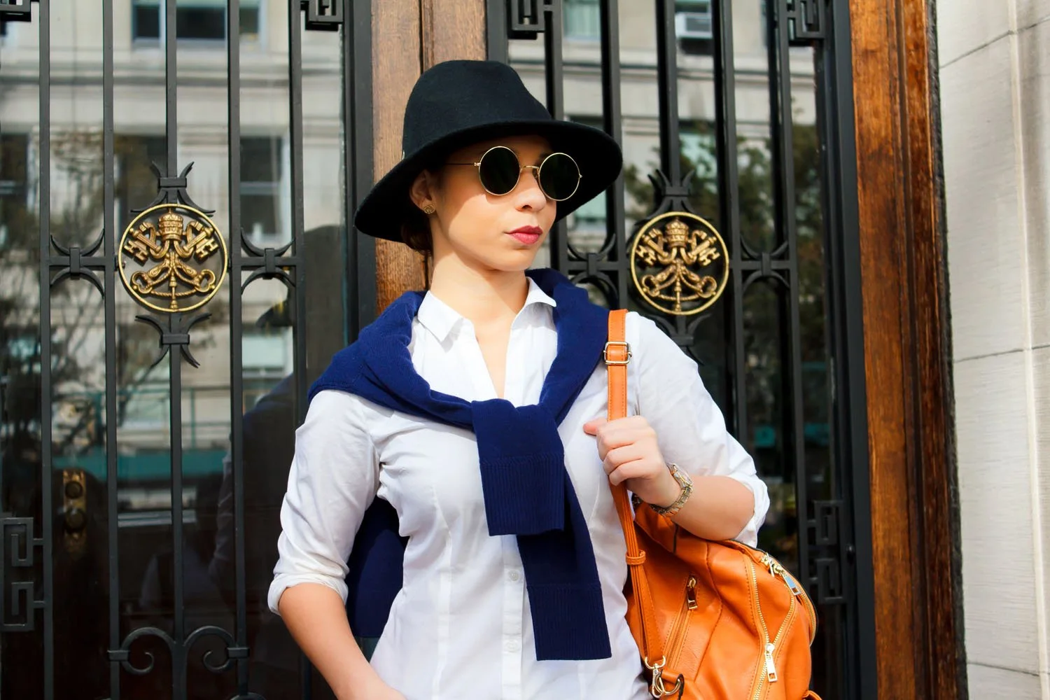 tenth-kingston-nyc-personal-brand-photo-sunglasses-doorway.jpg
