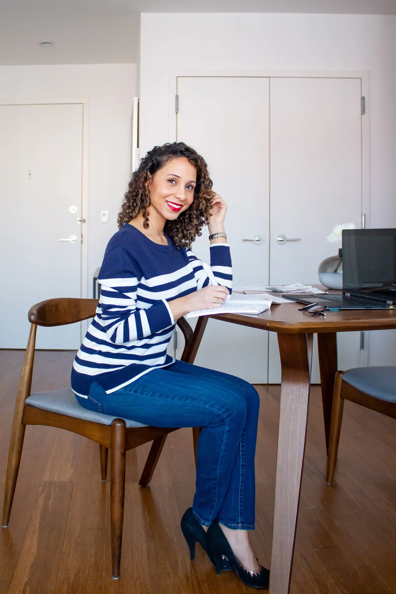 personal-branding-photo-laptop-work-session-nyc-tenth-and-kingston-photography.jpg