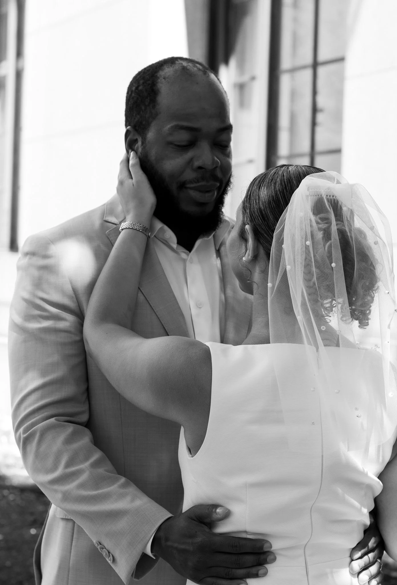 candid-elopement-photography-city-hall-embrace-tenth-and-kingston.jpg