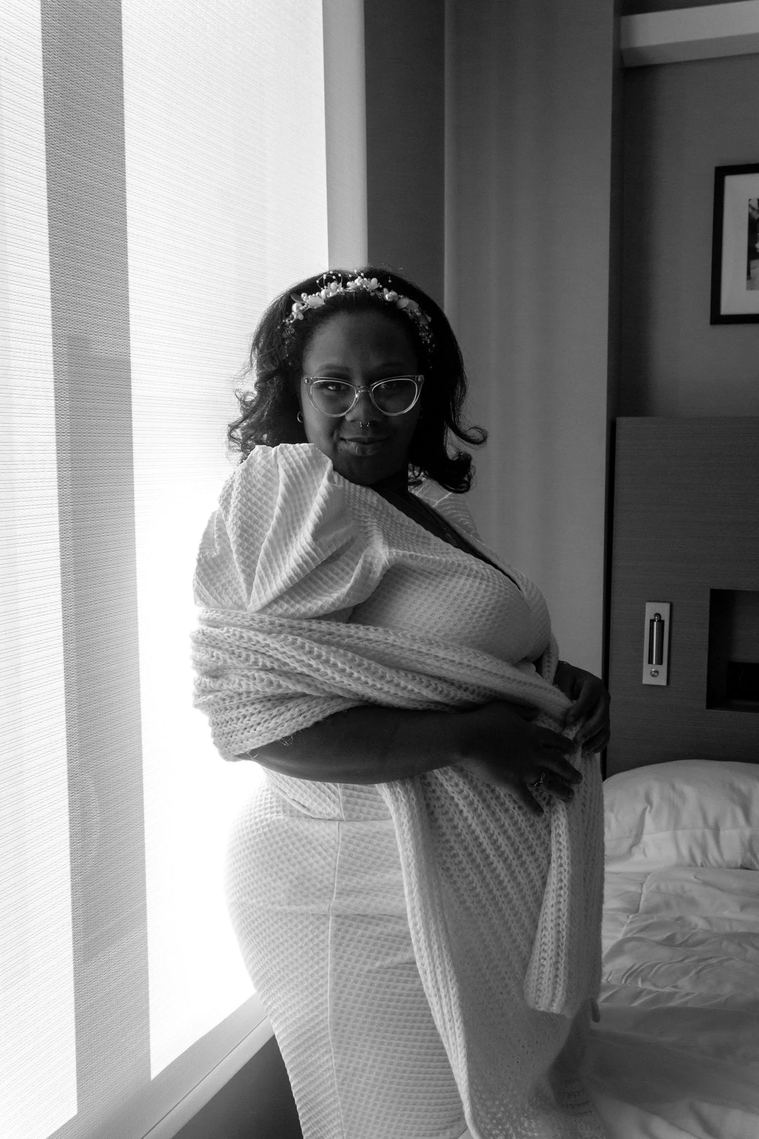 bride-preparation-moment-elopement-photography-nyc.jpg