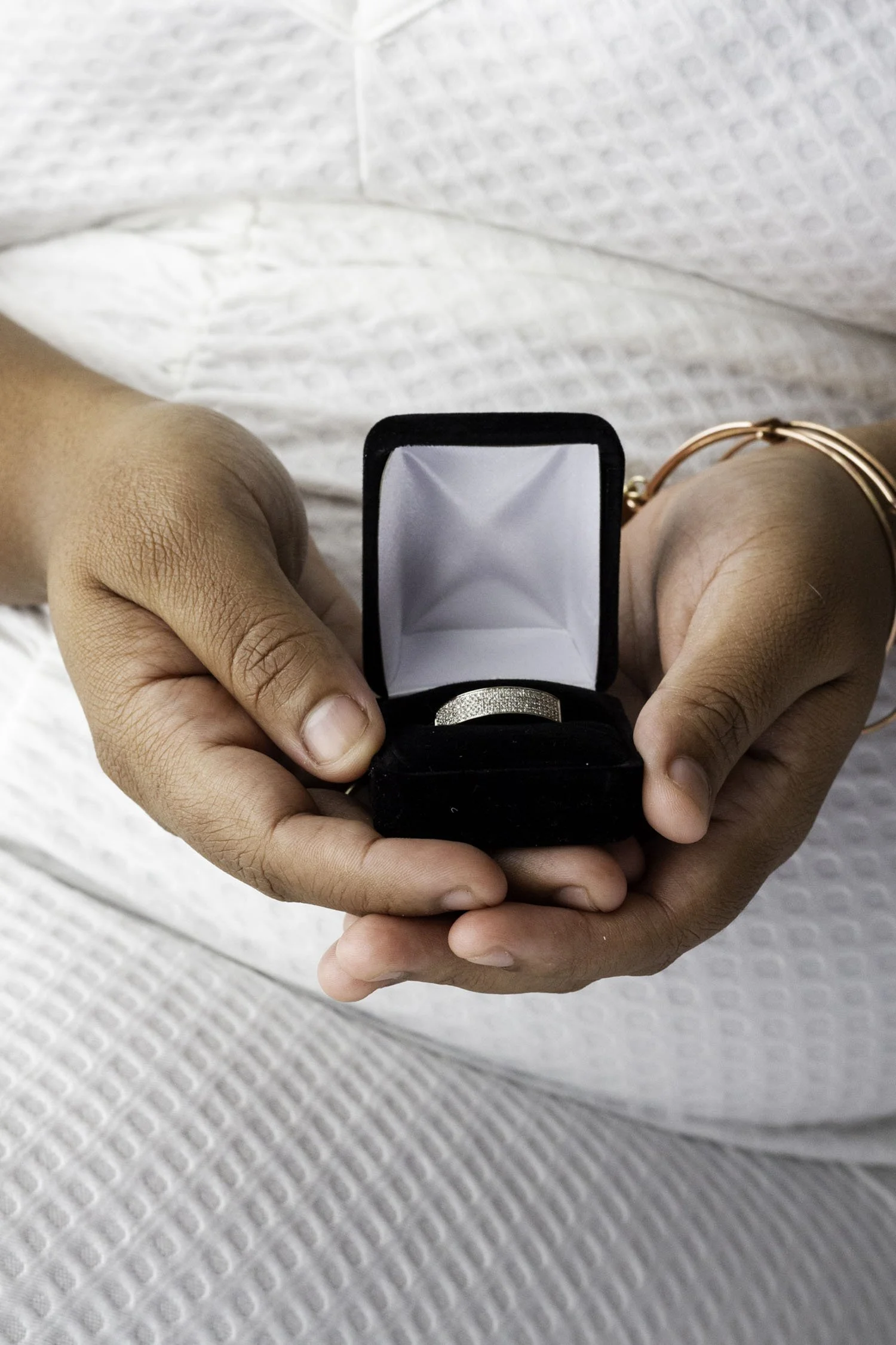 wedding-ring-presentation-elopement-photography-nyc.jpg