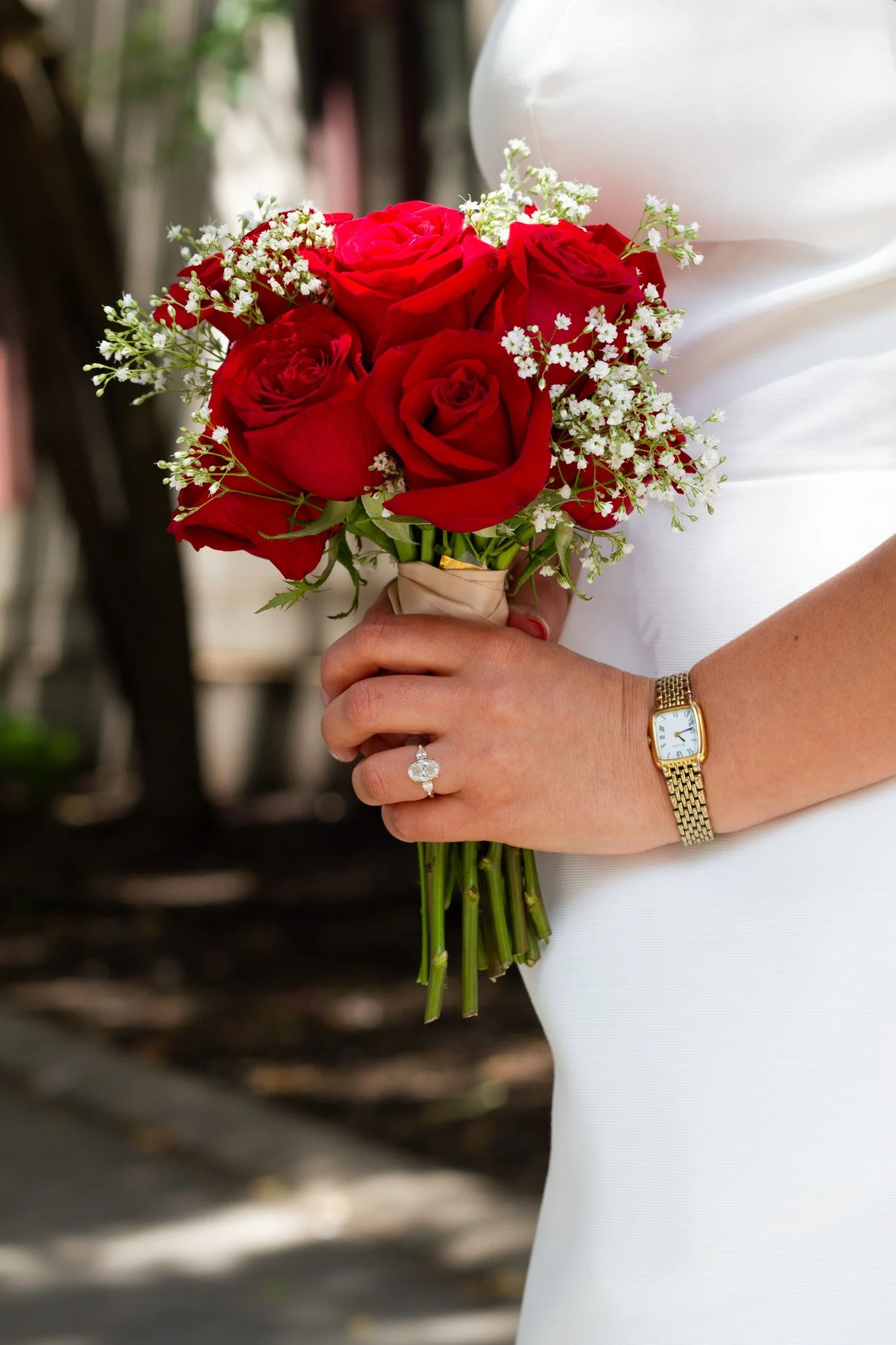 closeup-bridal-bouquet-nyc-elopement-details-tenth-and-kingston-photography.jpg