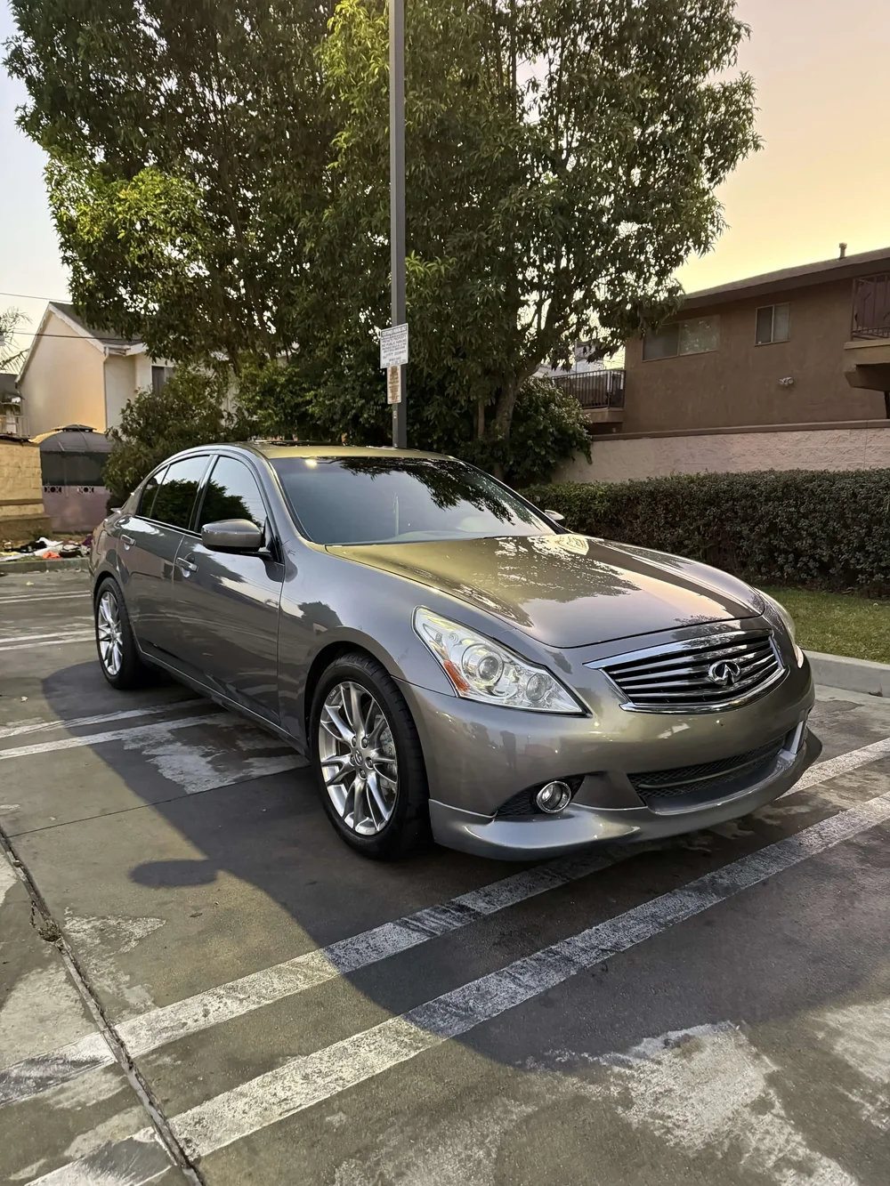 Silver Infiniti sedan