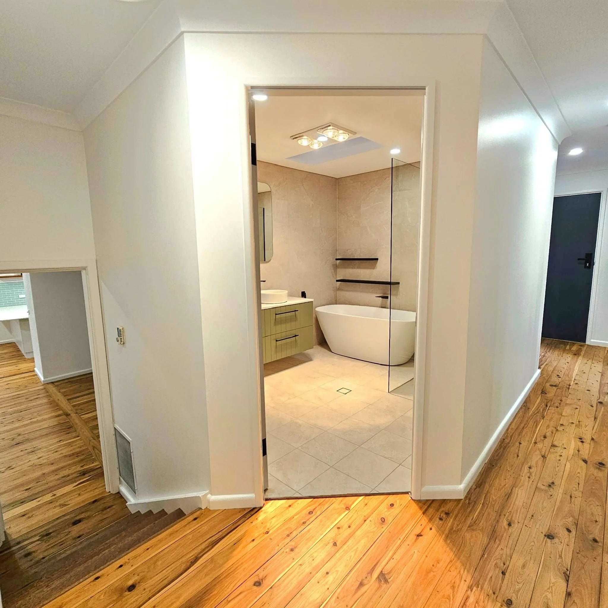 e4f29410-eb2e-454b-9f29-52631ec75198 - 1.jpg