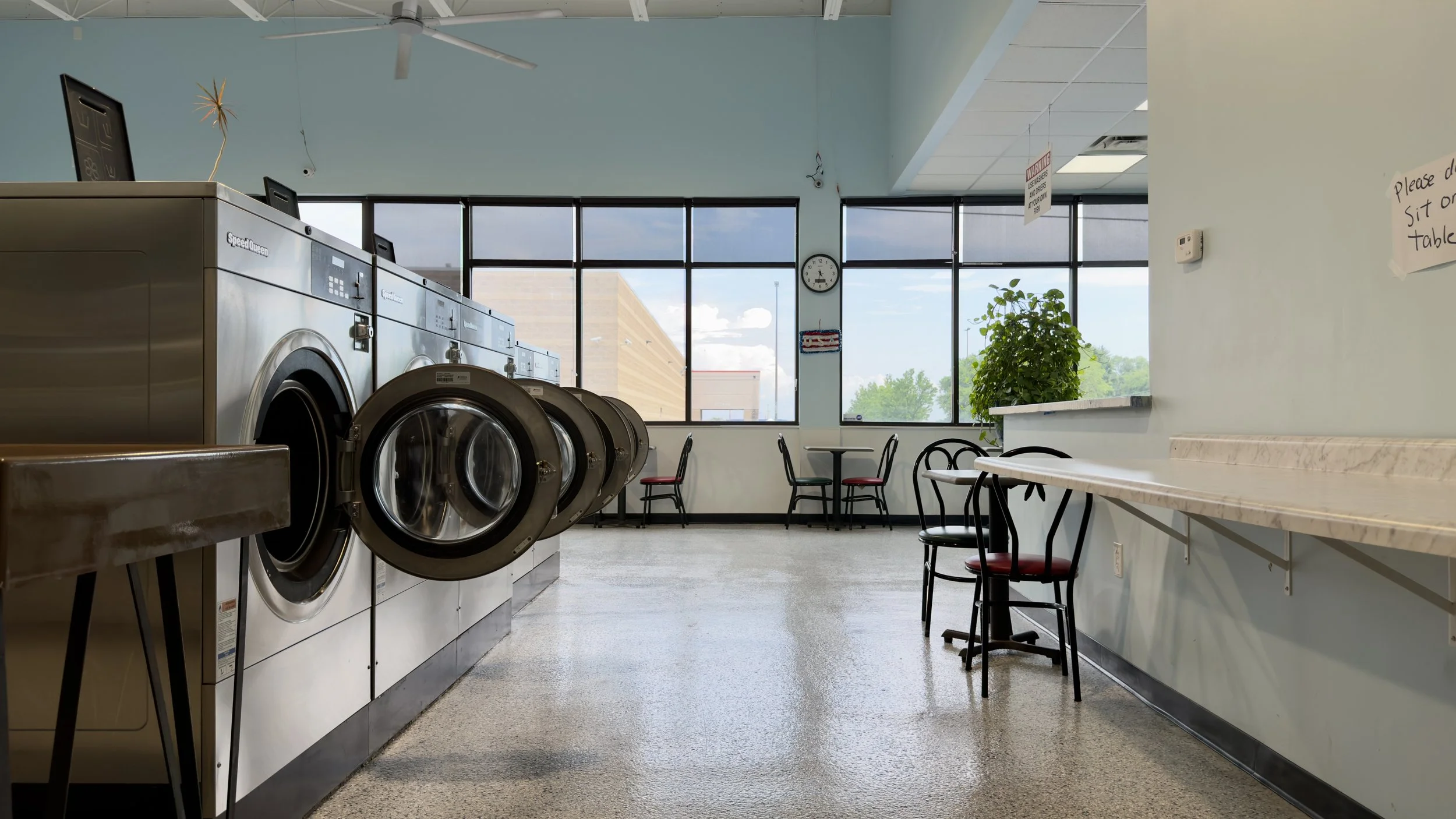 Suds & More Suds Laundromat