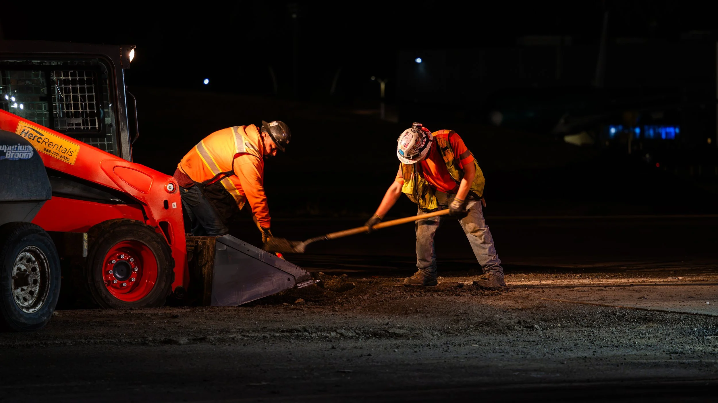 PAE 16R pavement work 08-04-26-12.jpg