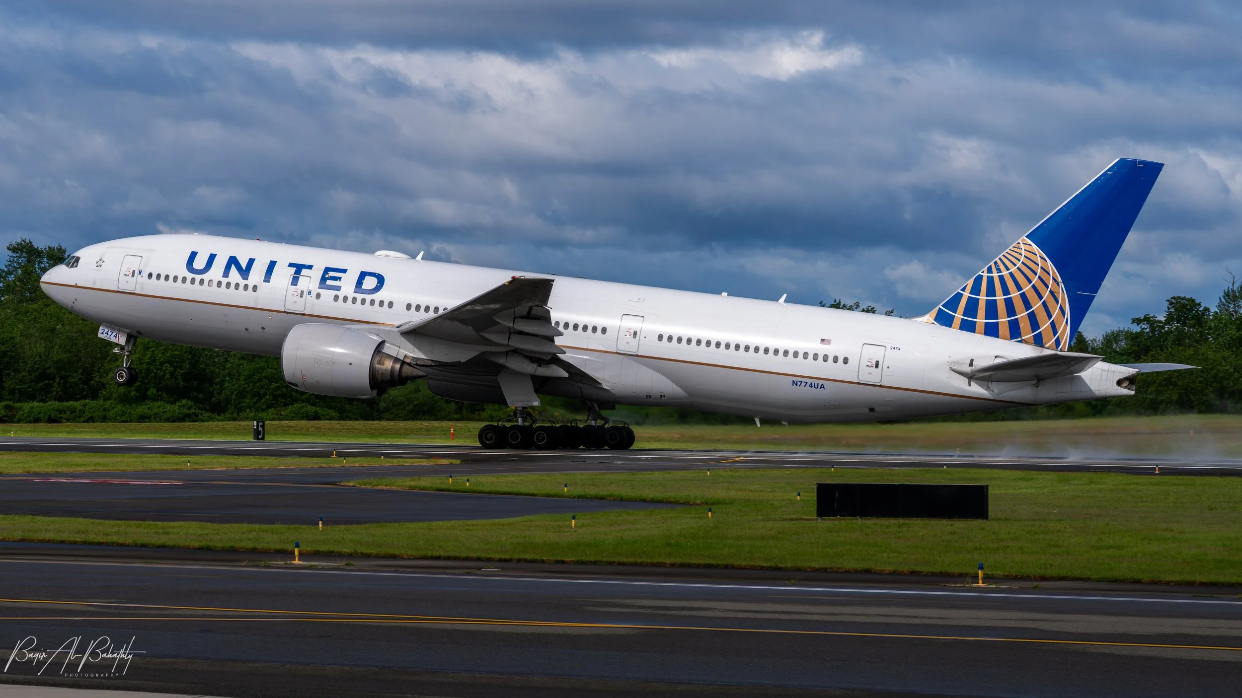 United 777-2 N774UA 5-16-6.jpg