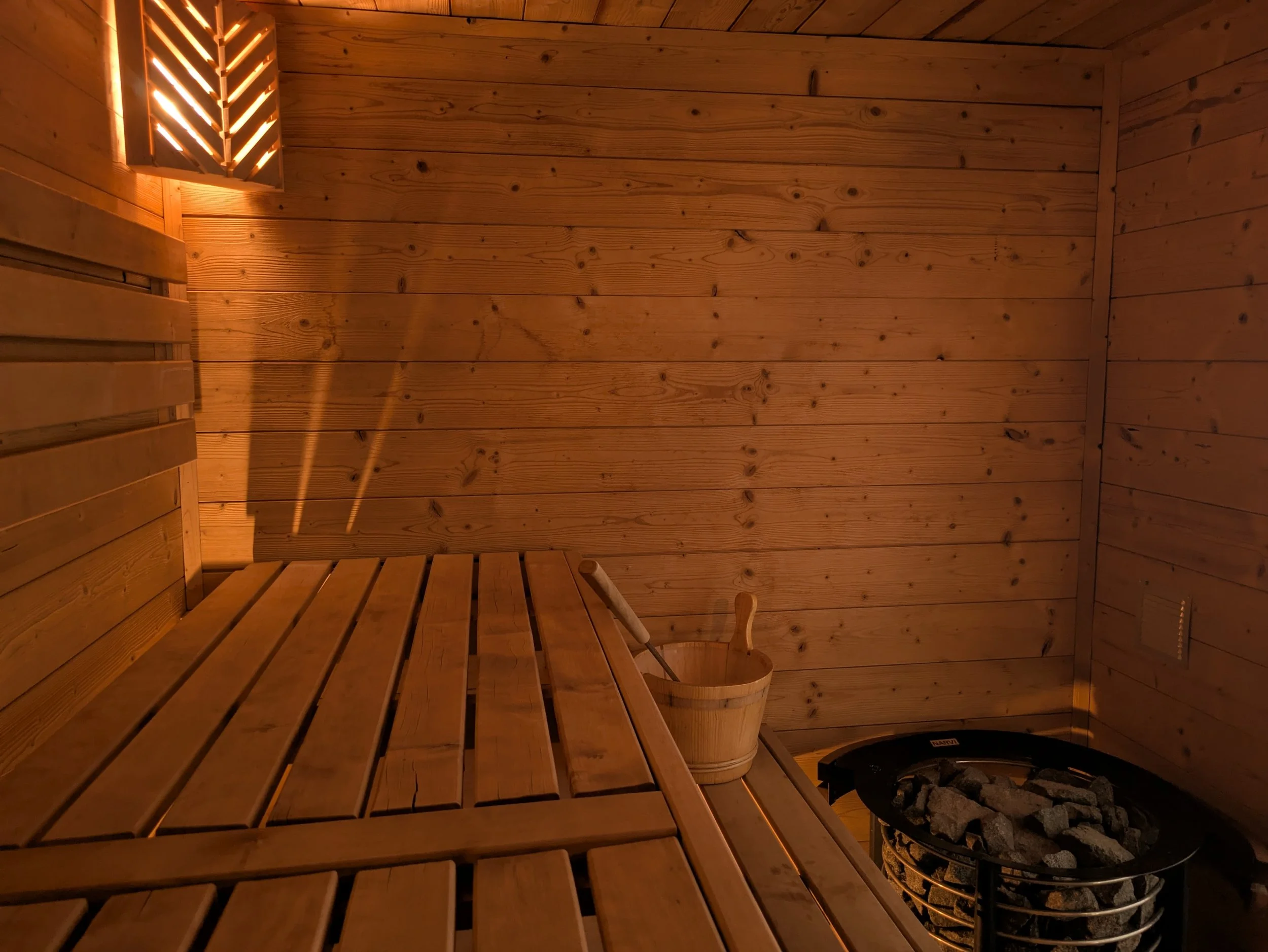Pourquoi le sauna finlandais est le secret du bonheur scandinave ?
