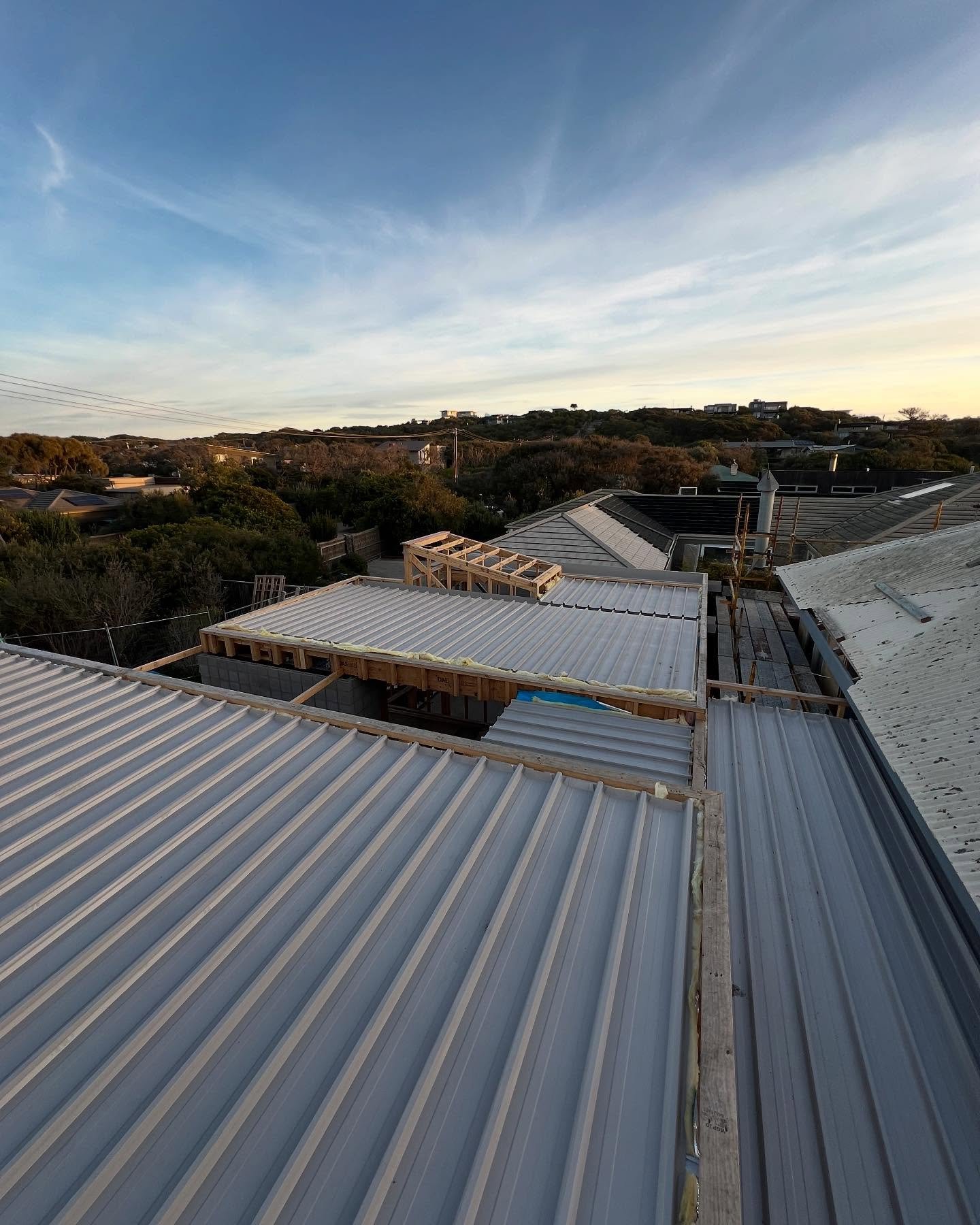 Blairgowrie, Victoria

Big effort from team today in Blairgowrie. Seven roof areas sheeted ready for flashings to be ordered and installed.

Customer: Weston Beachside Services
Supplier: @metroll.vic 
Colour: Dune

#colorbond #plumber #morningtonpeni