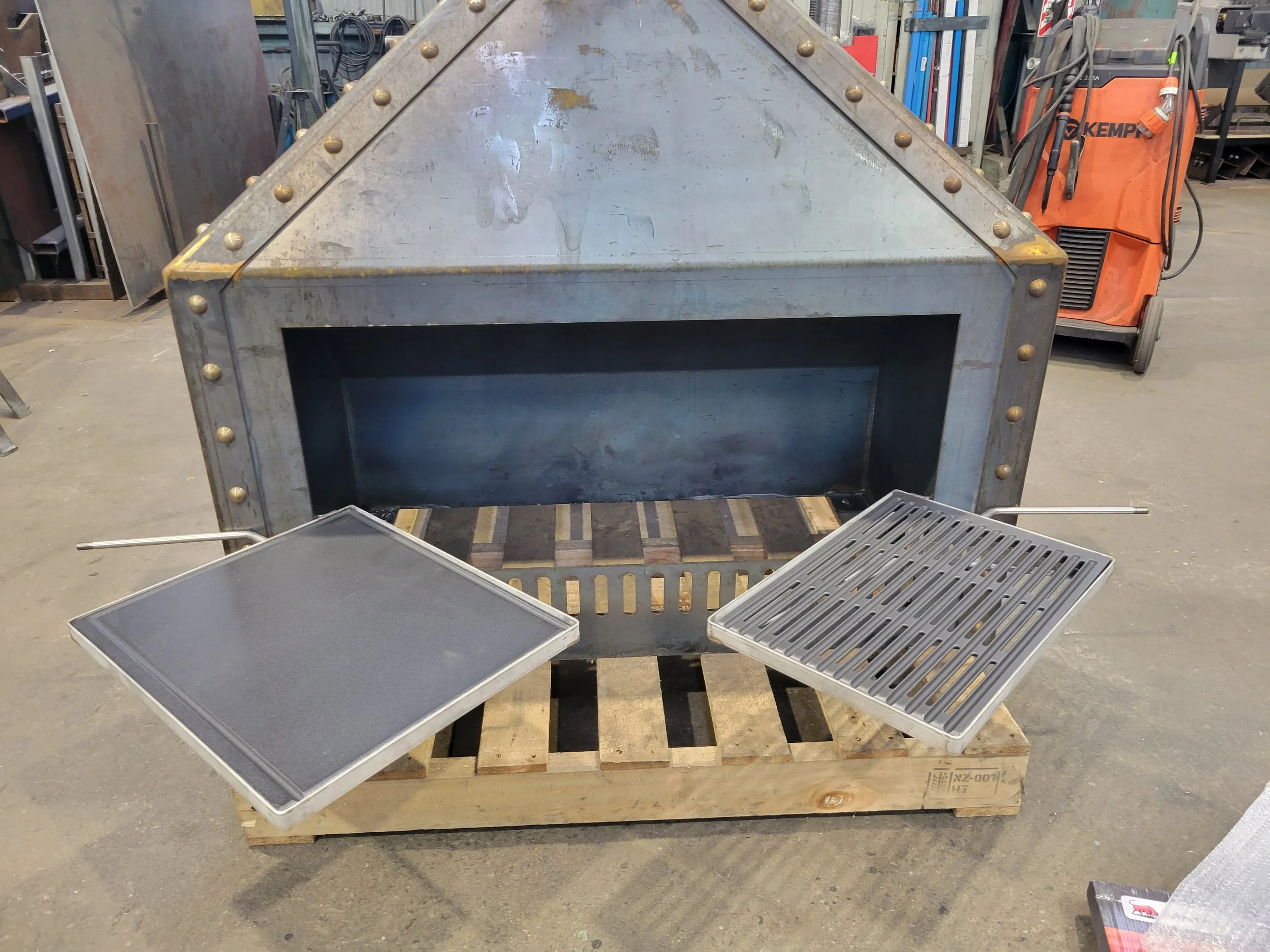 Barbeque Plates and Carriers