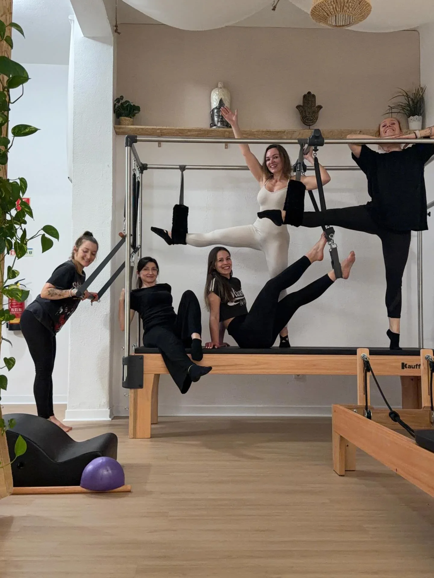 Primeira aula oficial de grupo 🥹🥹 
E, honestamente&hellip; isto n&atilde;o &eacute; s&oacute; meu.
&Eacute; de cada pessoa que acreditou, mesmo antes de tudo estar pronto.
De quem ficou. De quem esperou. De quem apoiou.
De quem me lembra todos os d