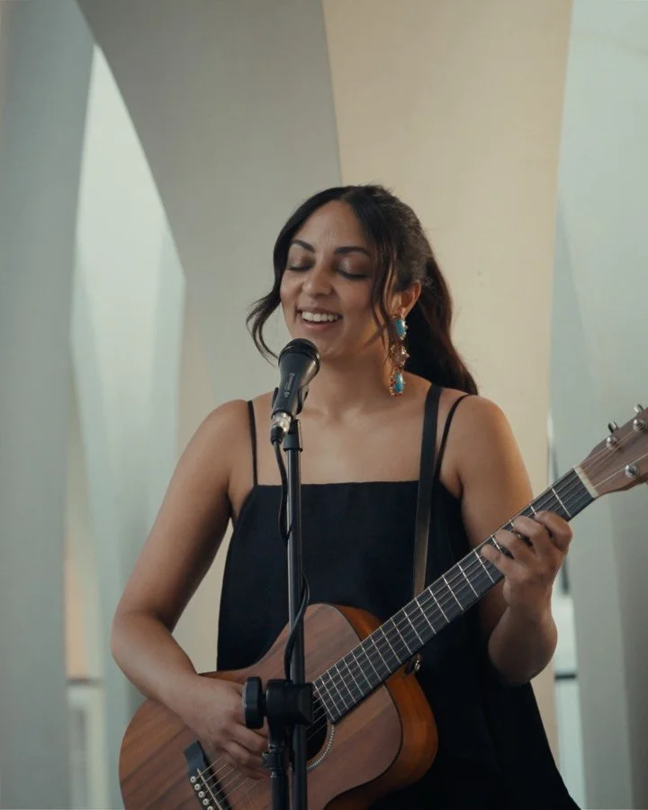 Oceanside 🌊 vibe

First 🎥 thank you @markwong__ capturing my live sessions

#perthsinger #londonsinger #weddingsinger #acoustucsouljazz