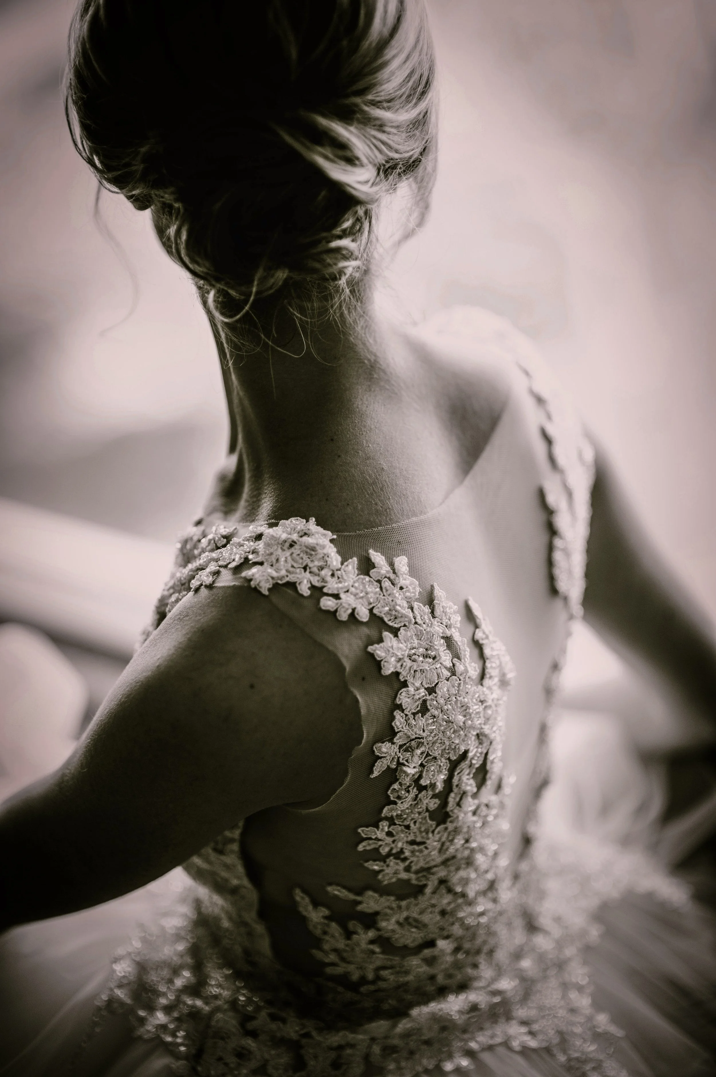  Bride getting ready (1.5-2 hours)