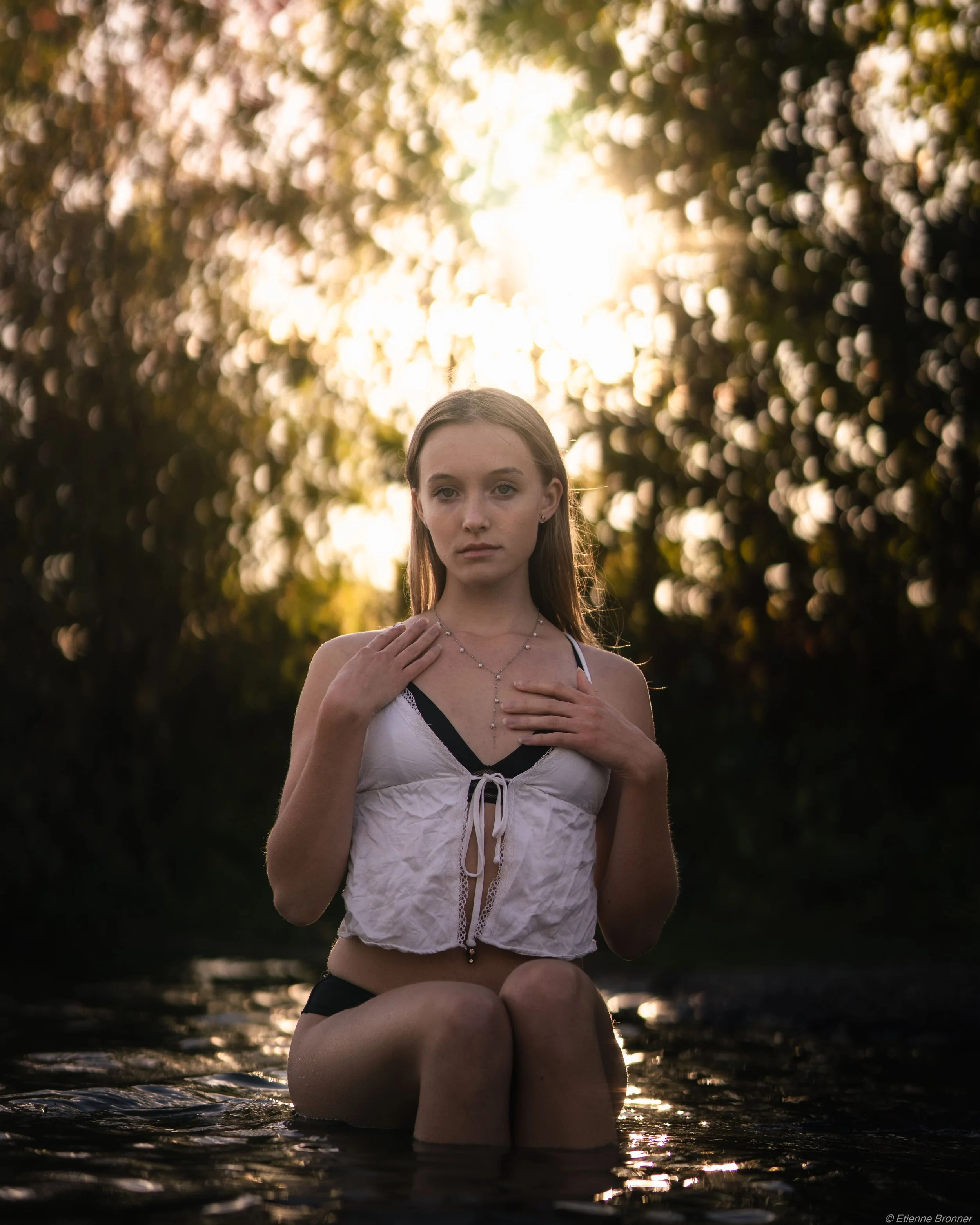 Portrait d'une femme dans l'eau de la Ballastière de Strasbourg