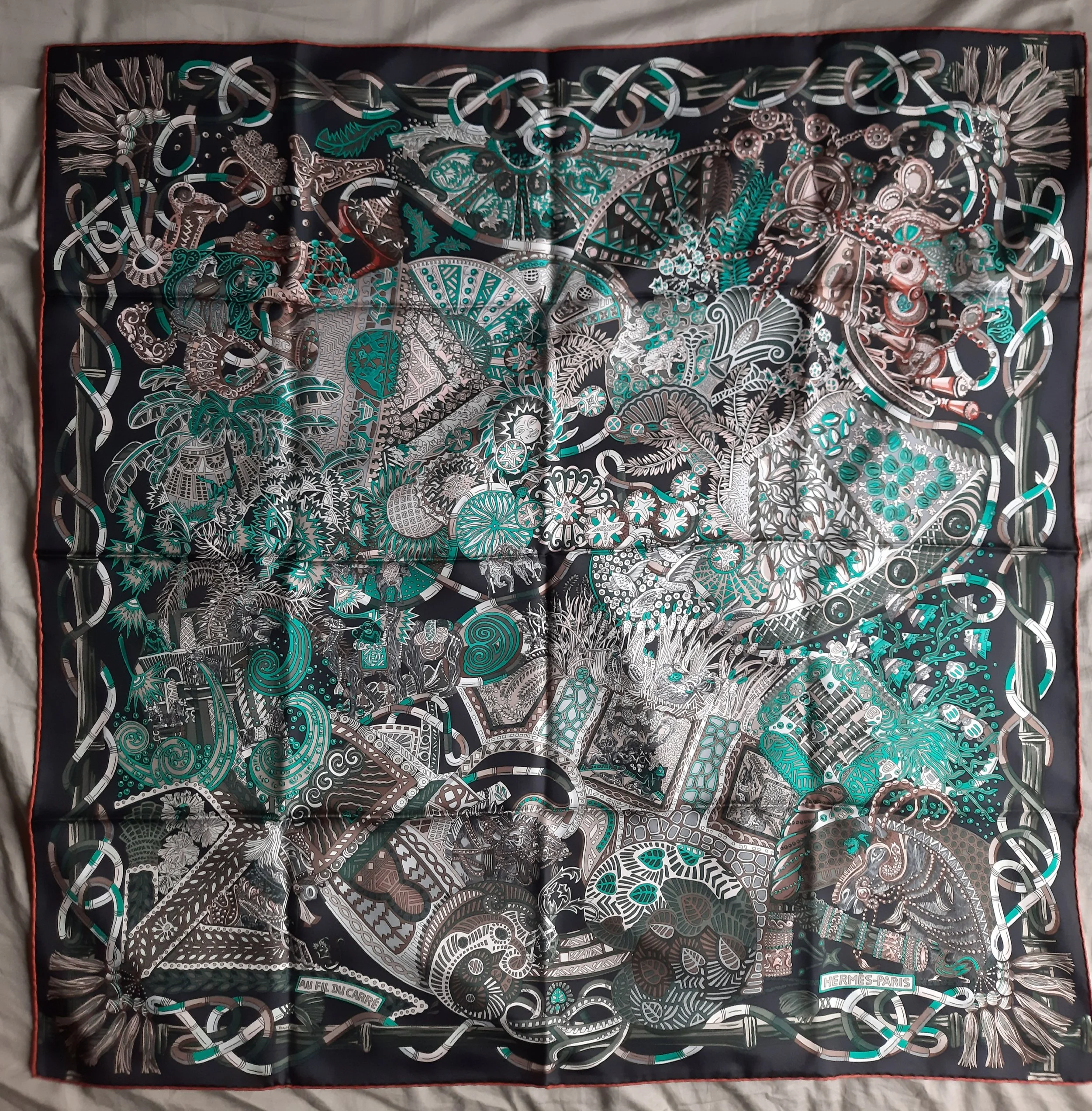 Hermès Au fil du carré