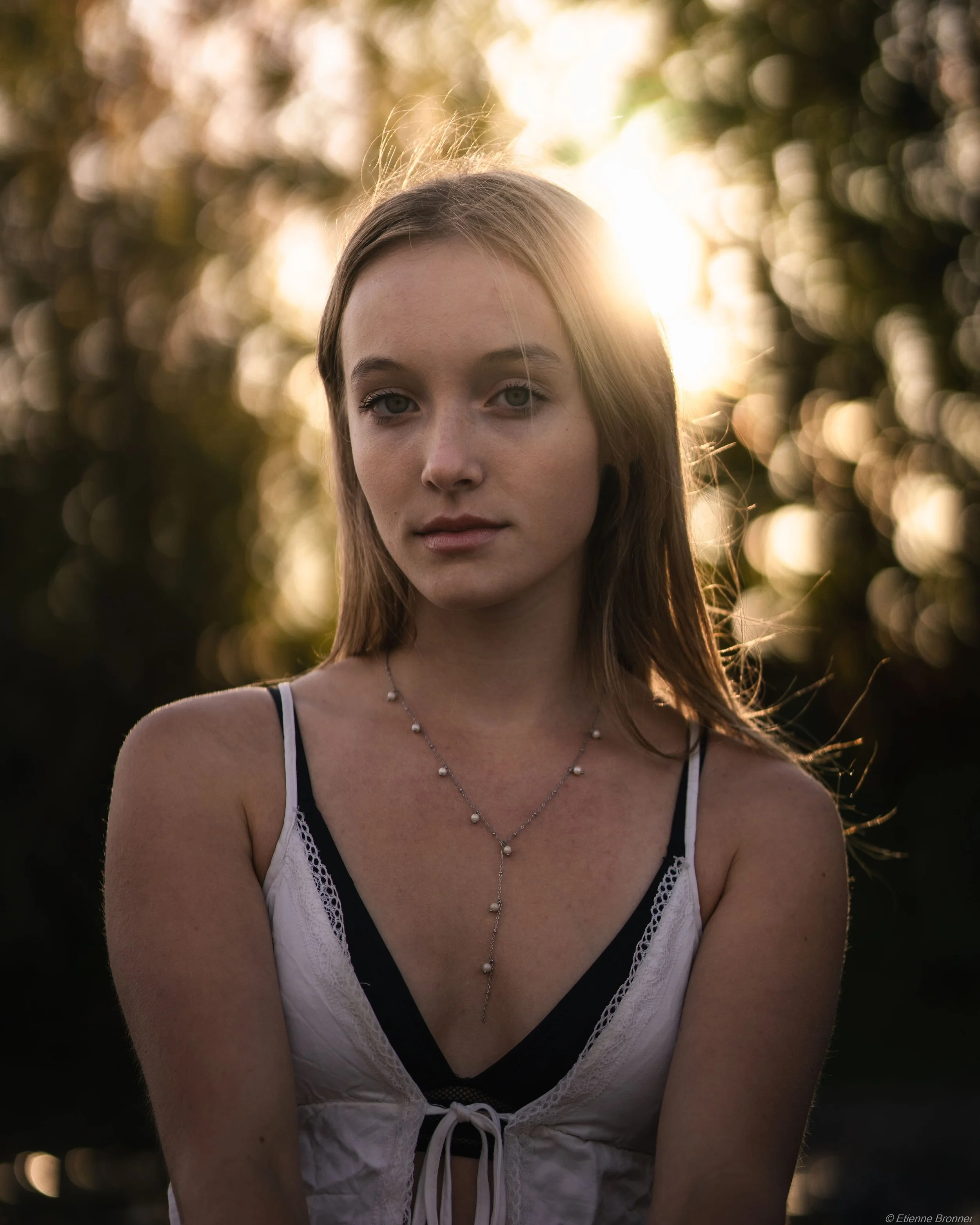Portrait à la Ballastière en contre jour