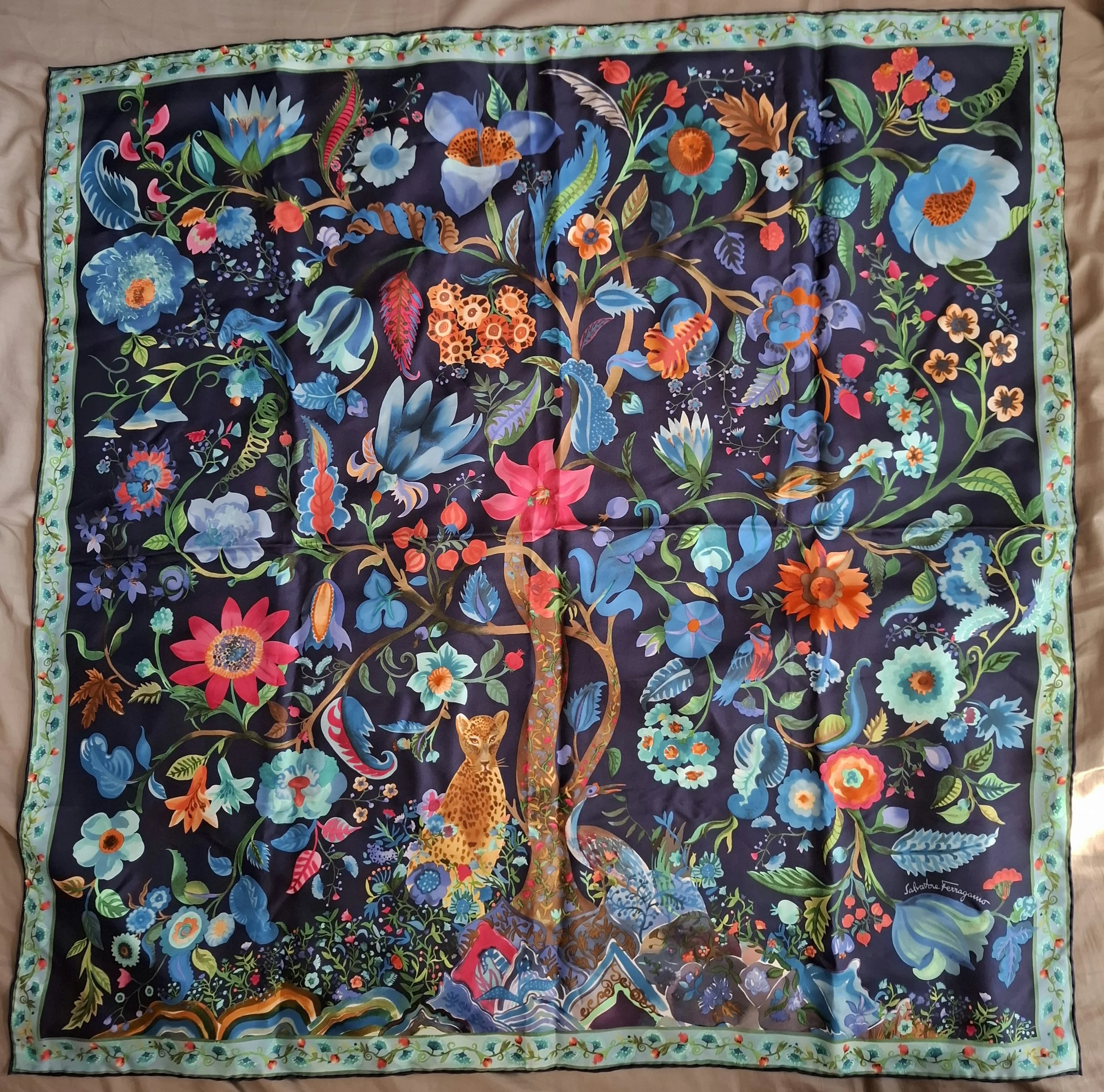 Foulard Ferragamo Jungle