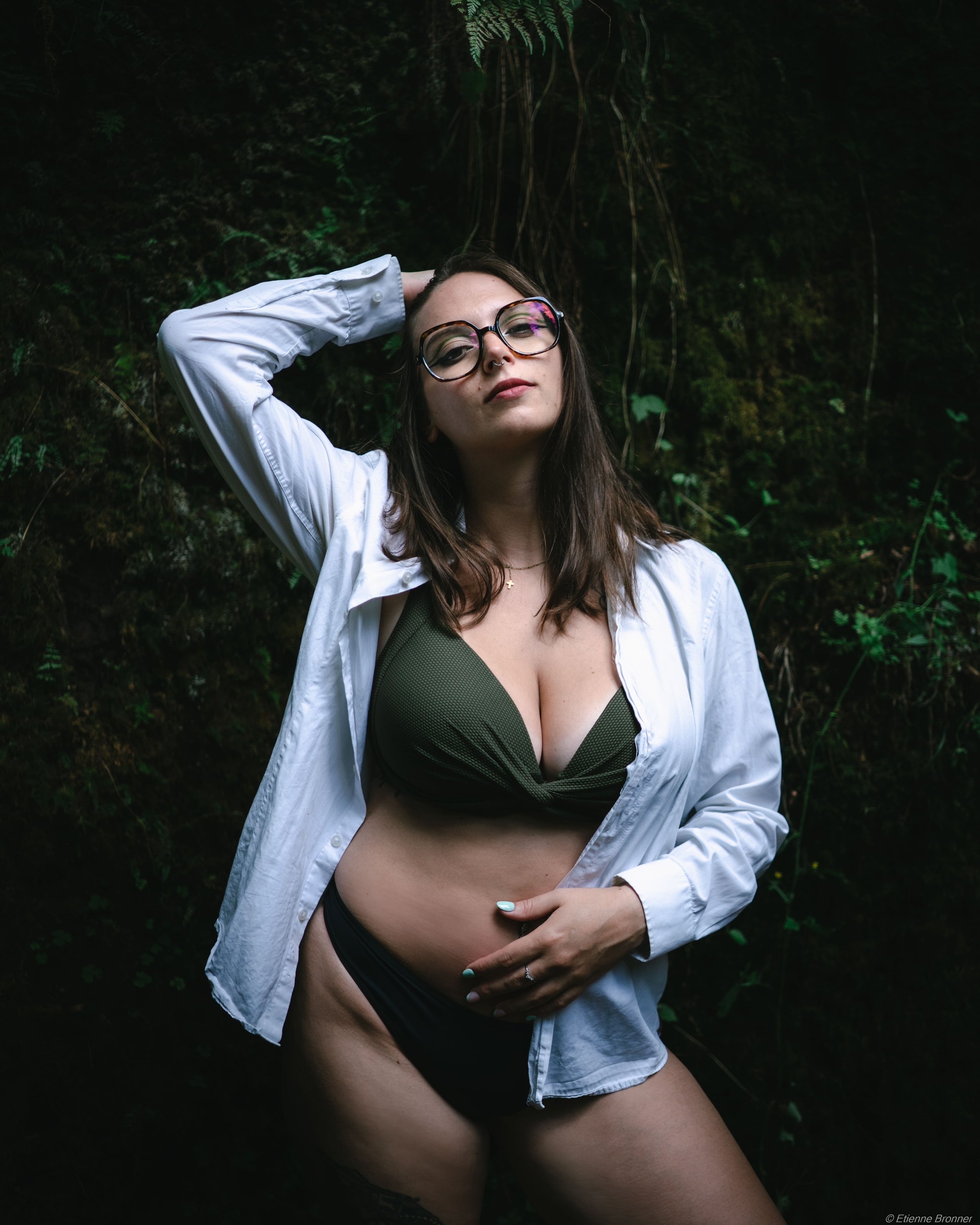 Portrait d'une femme en maillot de bain près de la cascade du Soultzbach