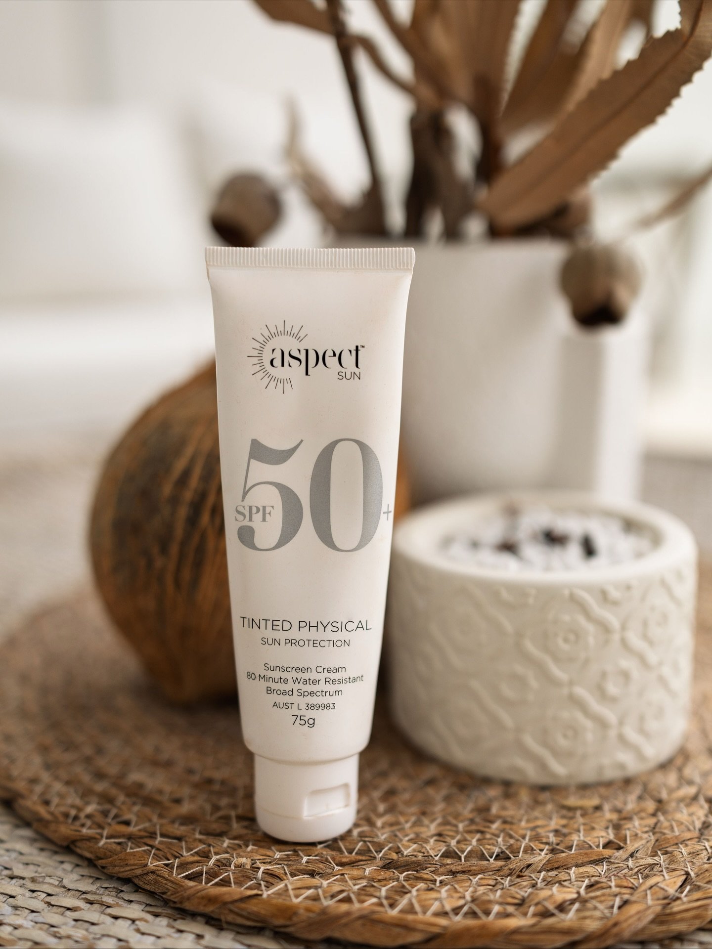 ☀️ It's that time of year! Never skip your SPF! It&rsquo;s the #1 anti-aging secret your skin will thank you for! 

🖤 In stock @artistryskinandbrows 💋
#spf #skincare #busseltonhomesalon #skincareroutine