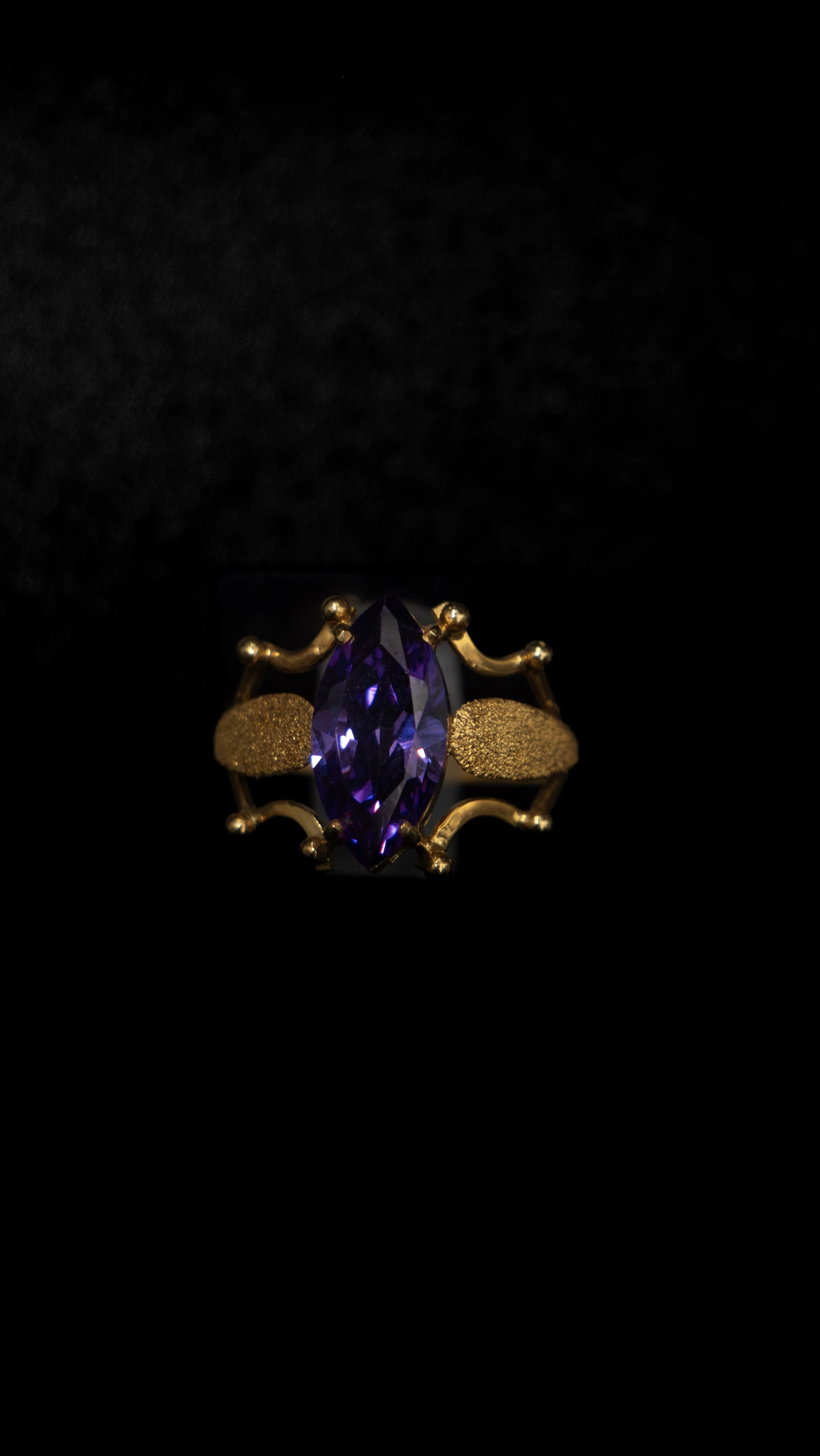 Bague Motif Sablé Pierre Violette Oval