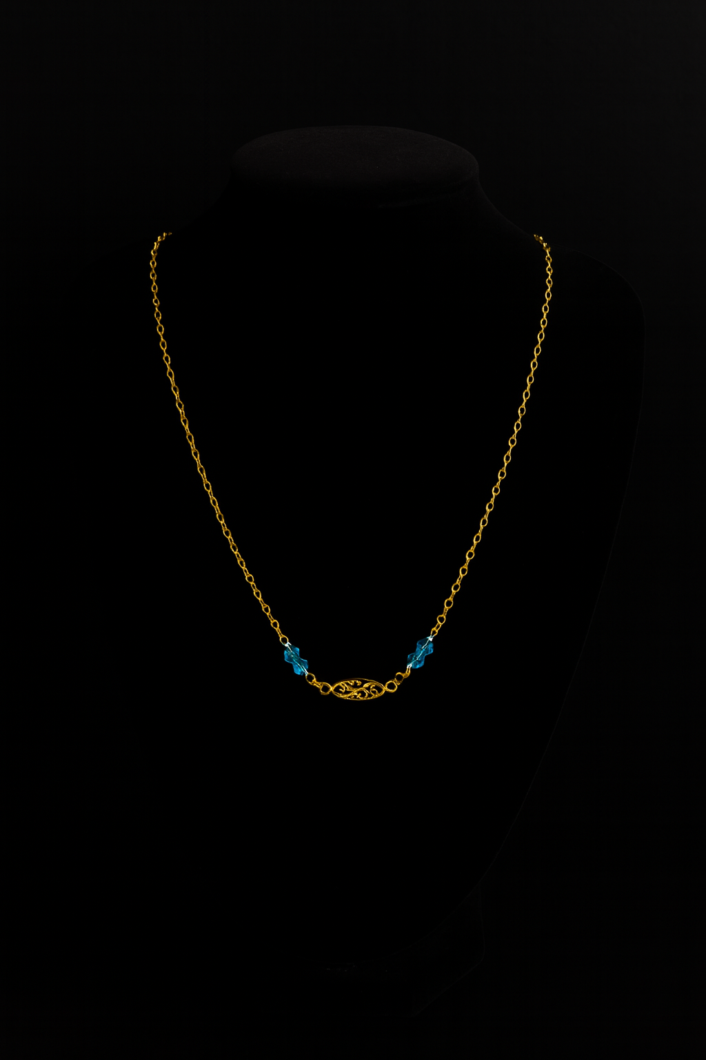 Collier filigrane ovale