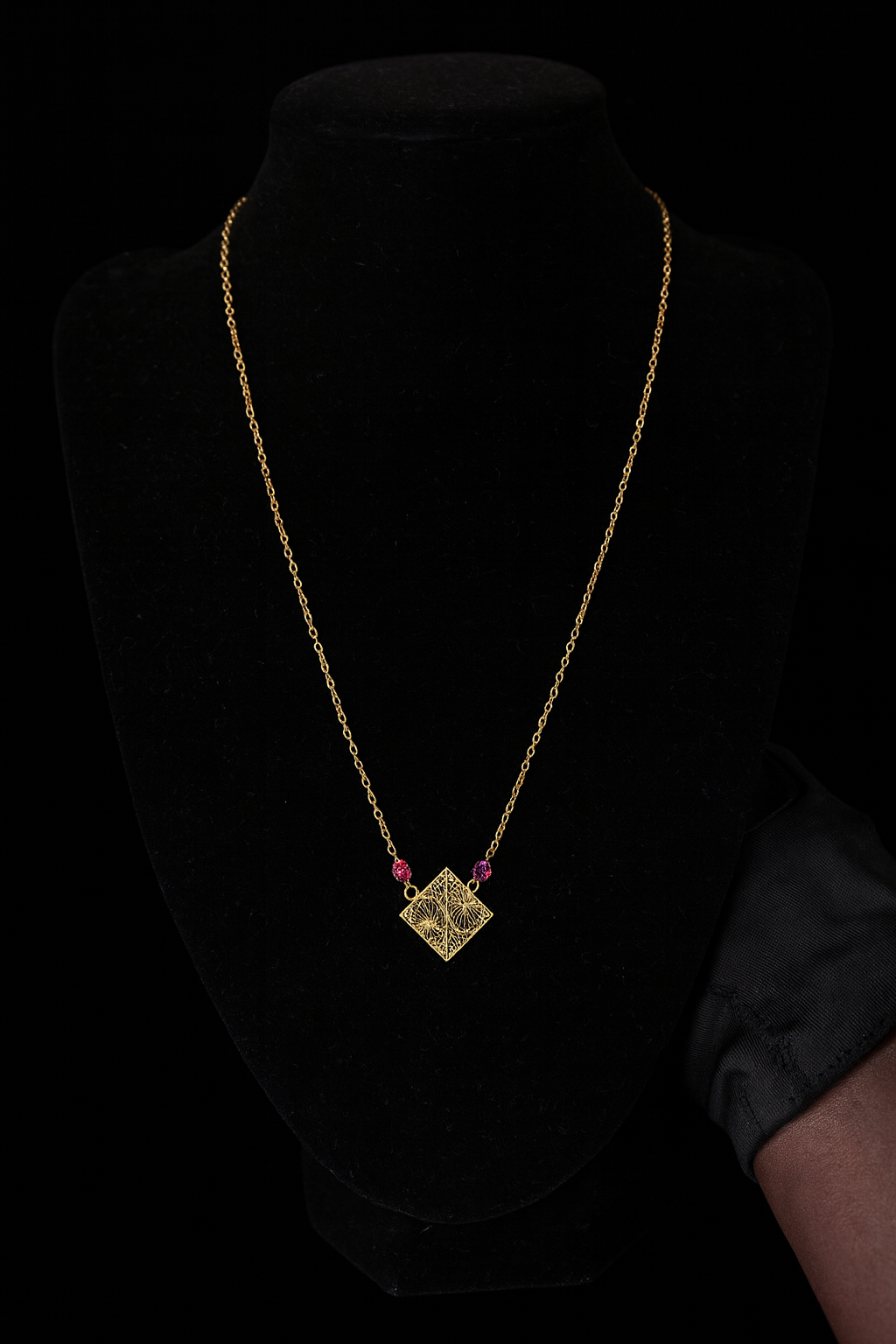 Collier losange filigrane