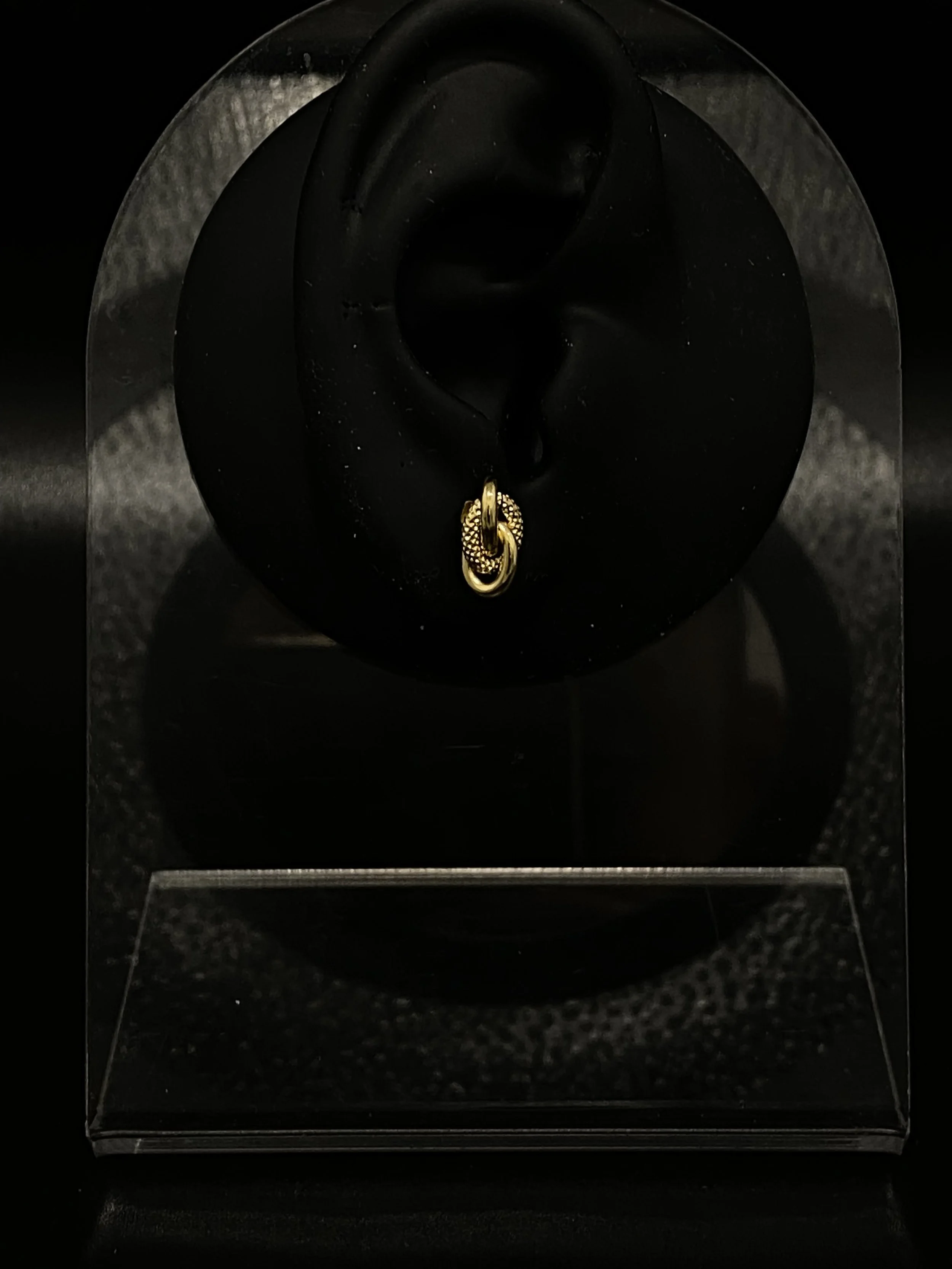 Boucle d'oreille forçat sablé lisse