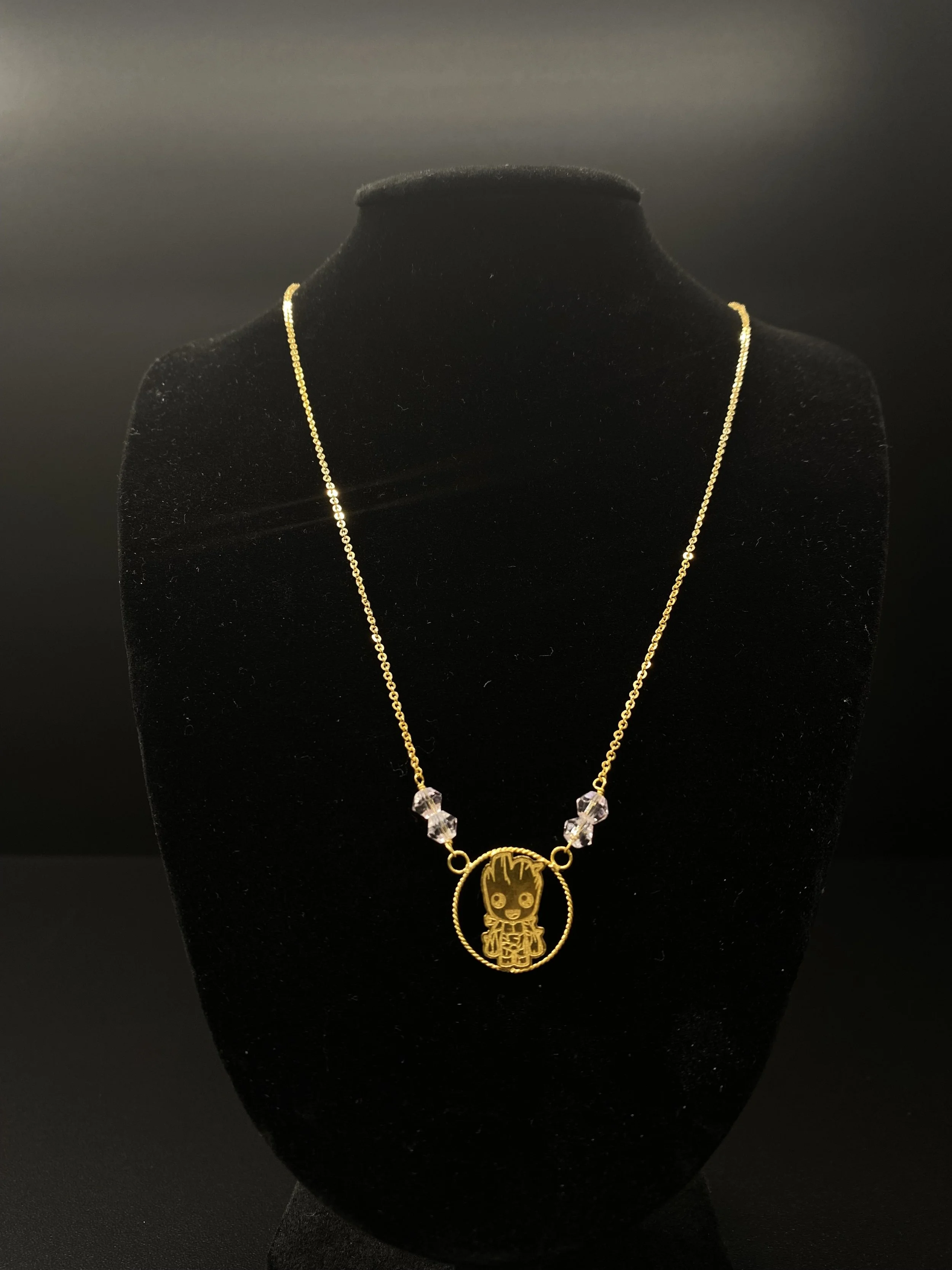 Collier femme motif Groot grenats rose clair