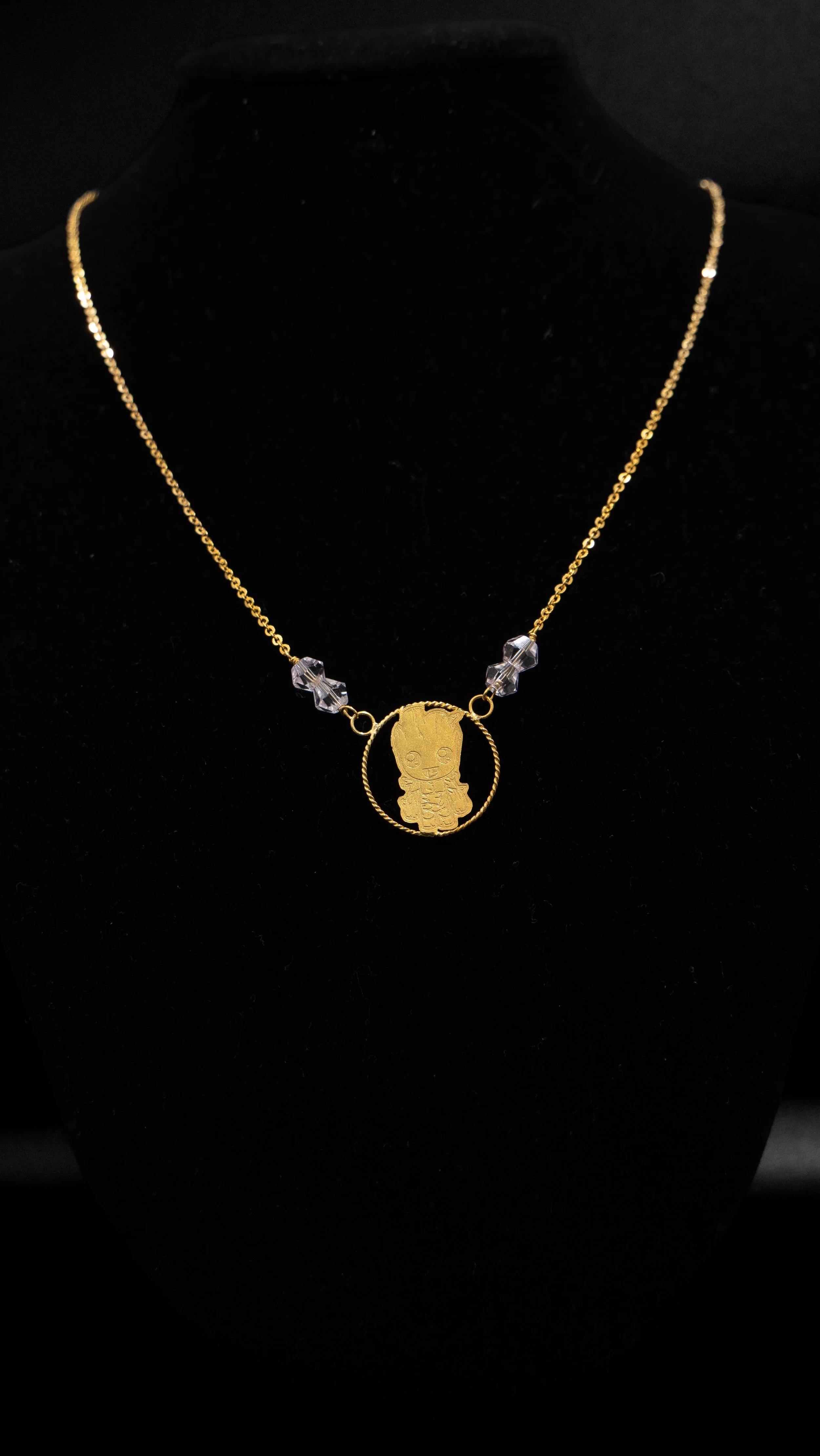 Collier femme motif Groot grenats rose clair