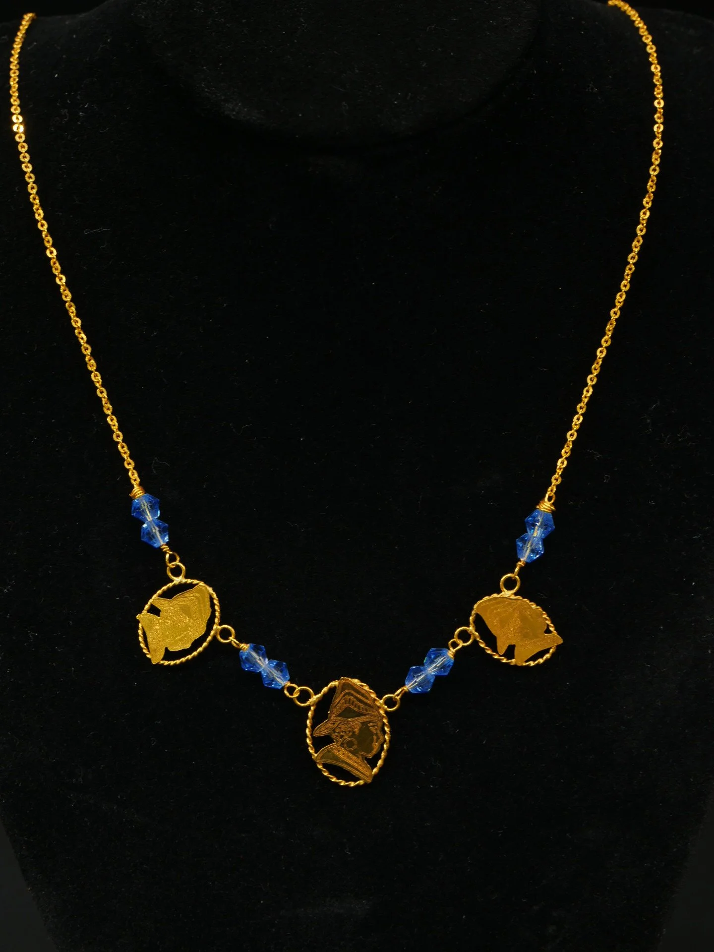 Collier femme caennaise a grenat bleu