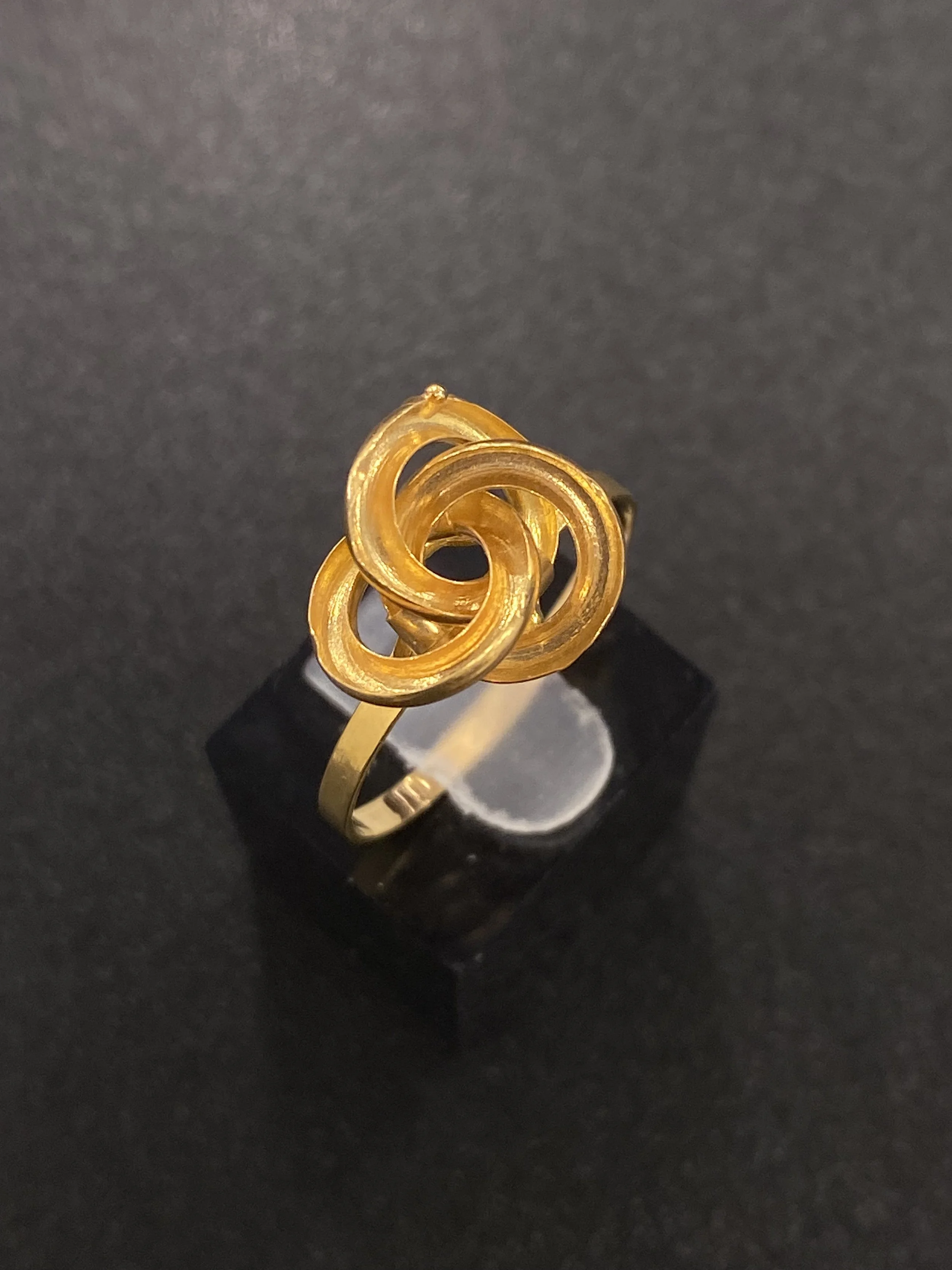 Bague femme motif grand nœud