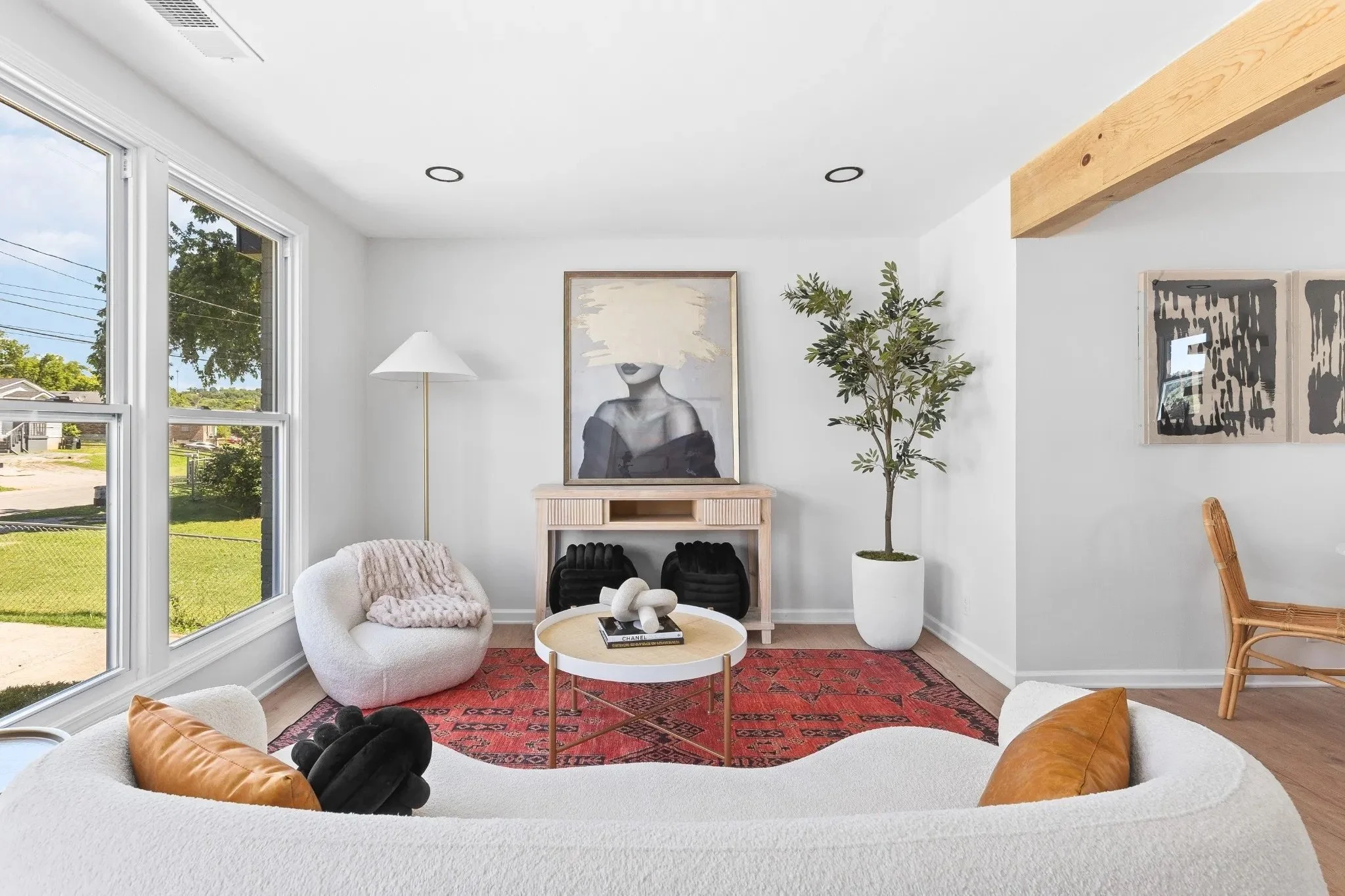 373 Kingview Dr 1.jpeg