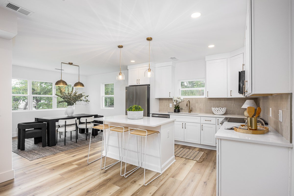 1129 Howard Ave-21.jpg