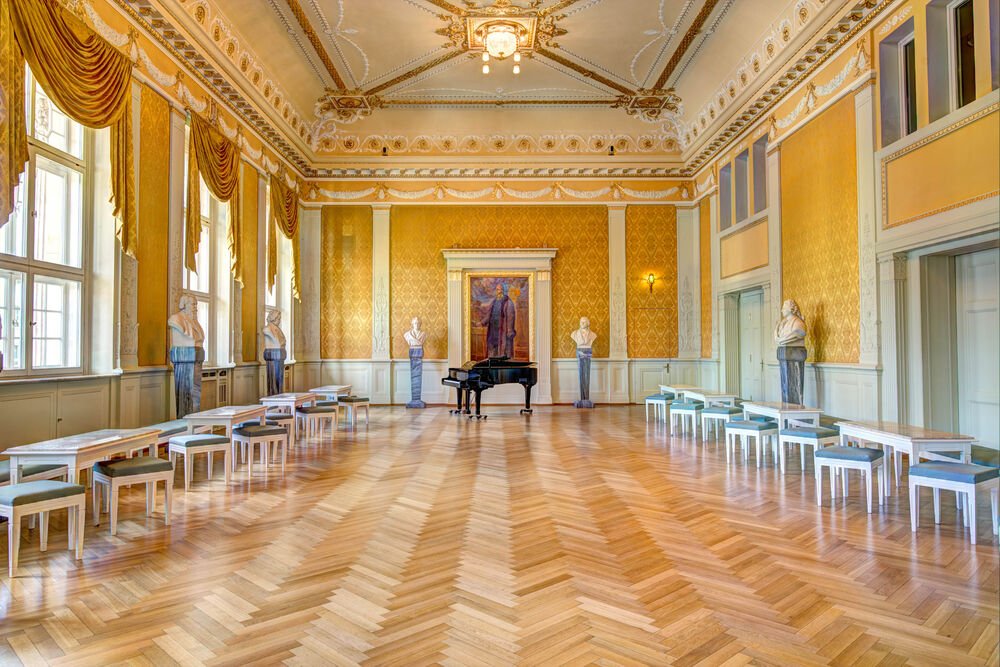 Foyer Concert with Baritone Mark Hightower & General Music Director Killian Farrell