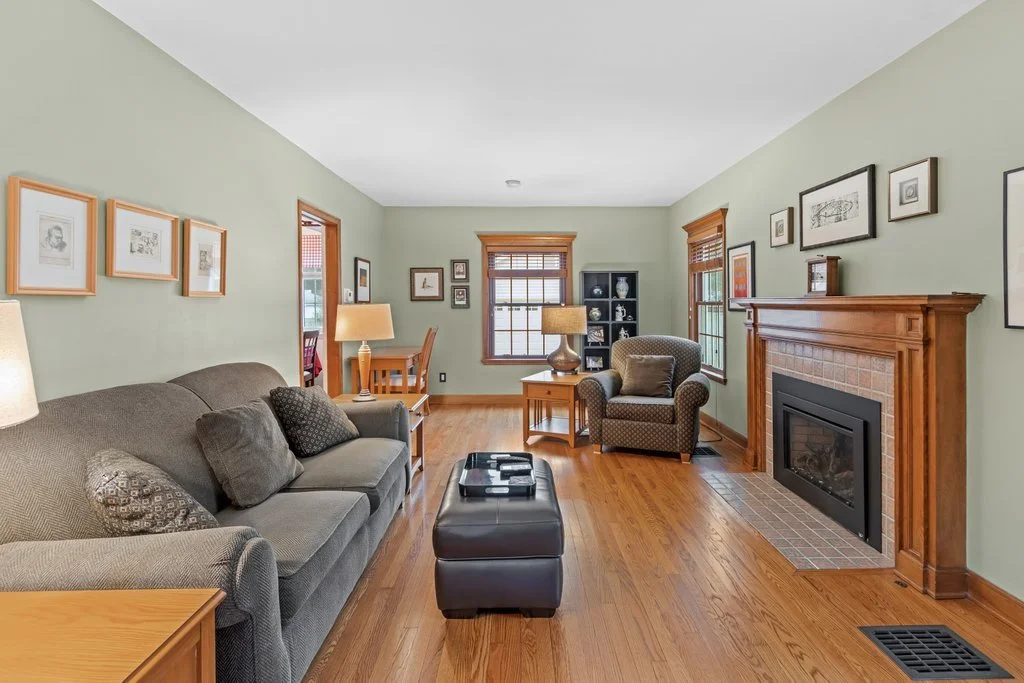 235 Fallis Road-13.jpg-SMALL.JPG