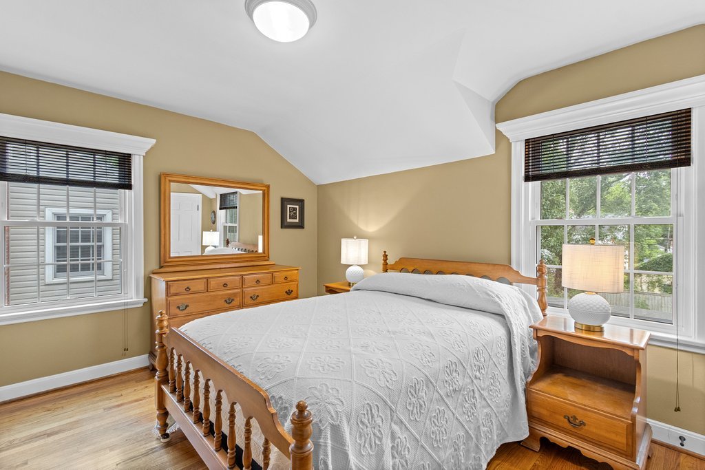 235 Fallis Road-28.jpg-SMALL.JPG
