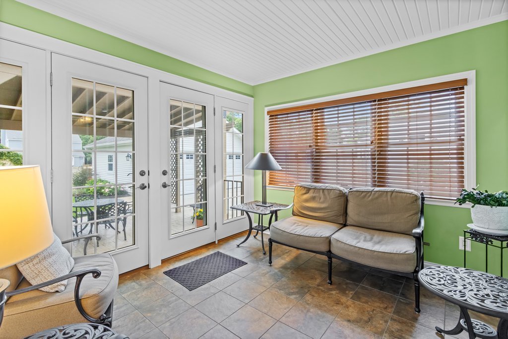 235 Fallis Road-34.jpg-SMALL.JPG