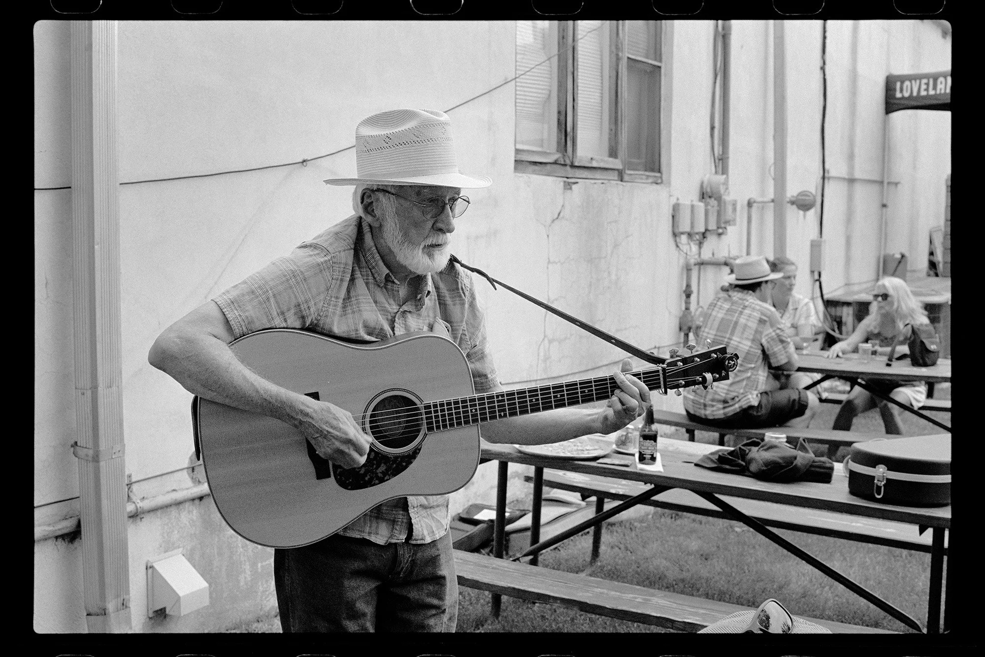 26-06-07-NikonF2-LovelandBluegrass_SNR0780.jpg