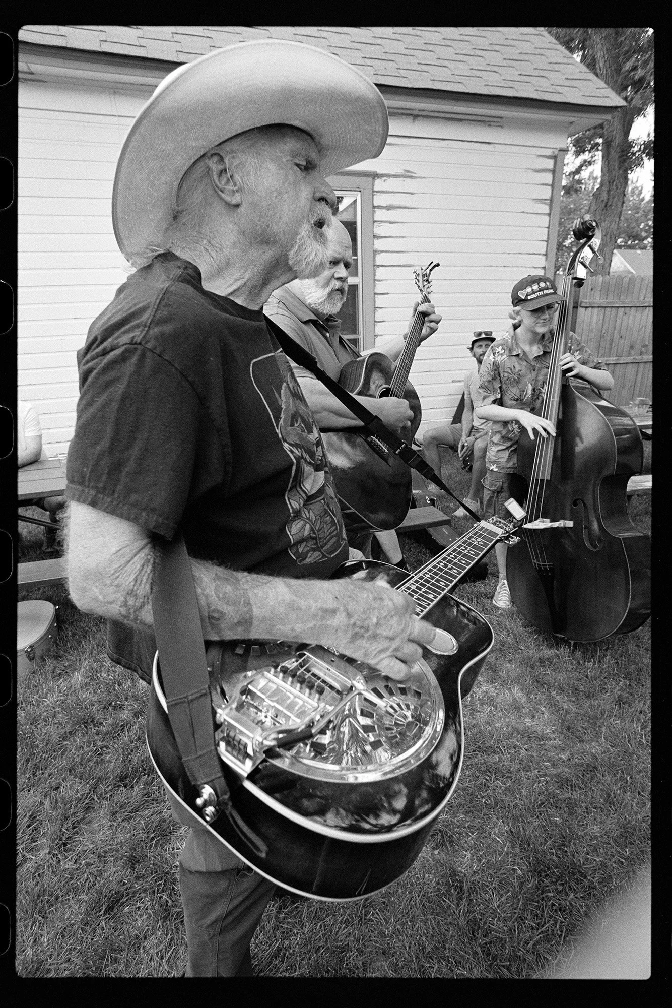 26-06-07-NikonF2-LovelandBluegrass_SNR0805.jpg