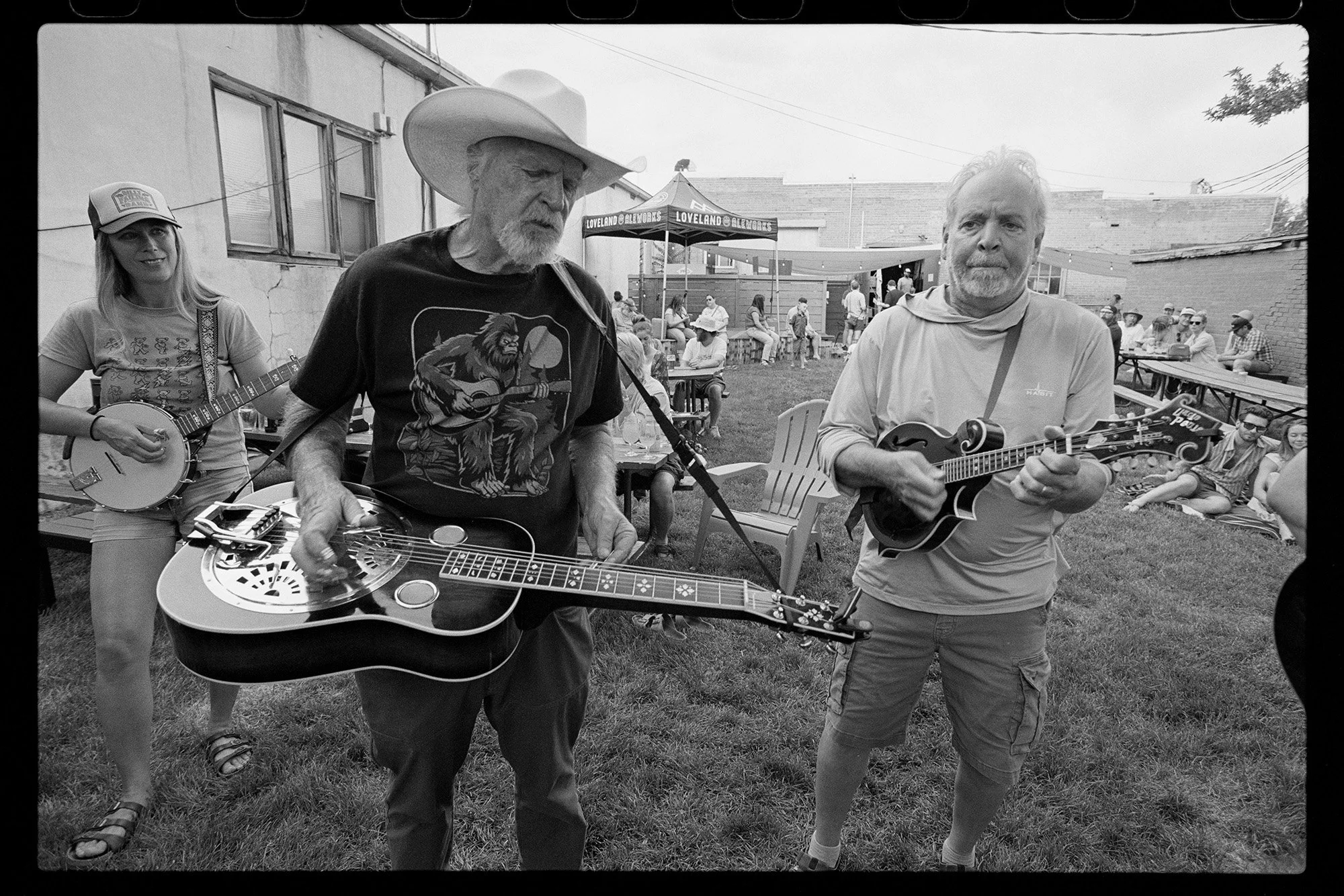 26-06-07-NikonF2-LovelandBluegrass_SNR0809.jpg