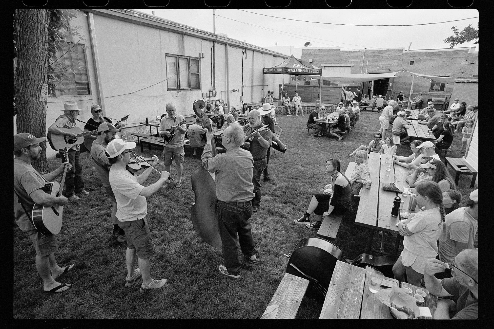 26-06-07-NikonF2-LovelandBluegrass_SNR0807.jpg