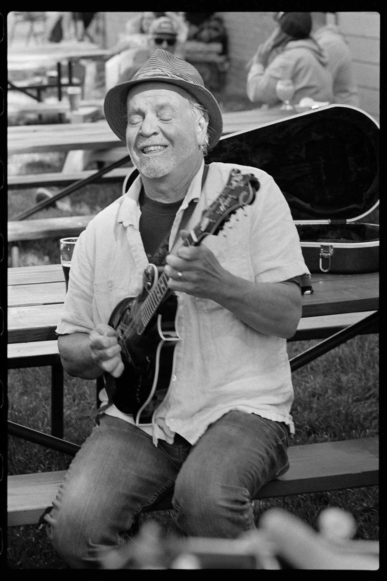26-05-10-NikonF2-LovelandBluegrassJam_SNR0623.jpg