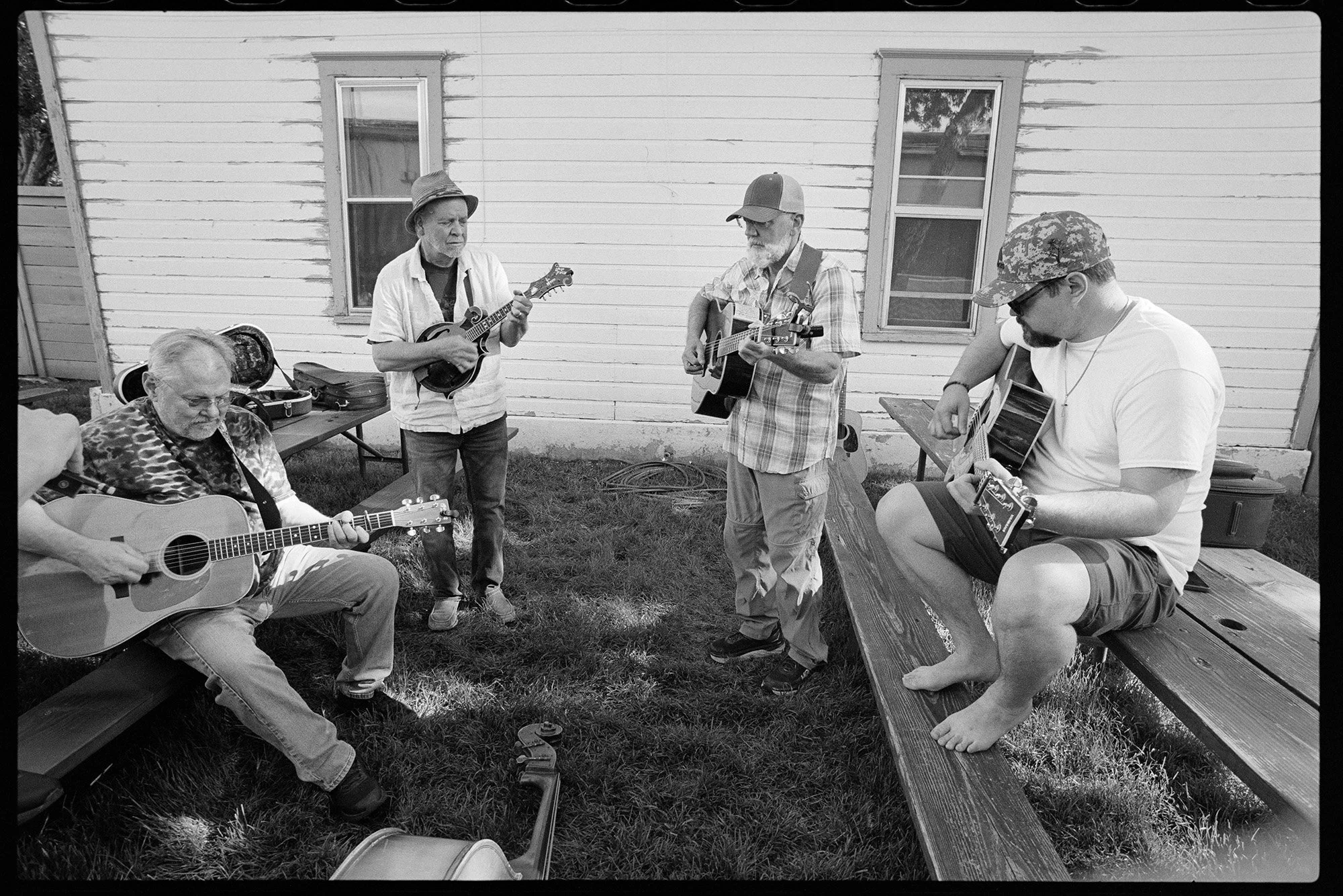 26-05-10-NikonF2-LovelandBluegrassJam_SNR0639.jpg