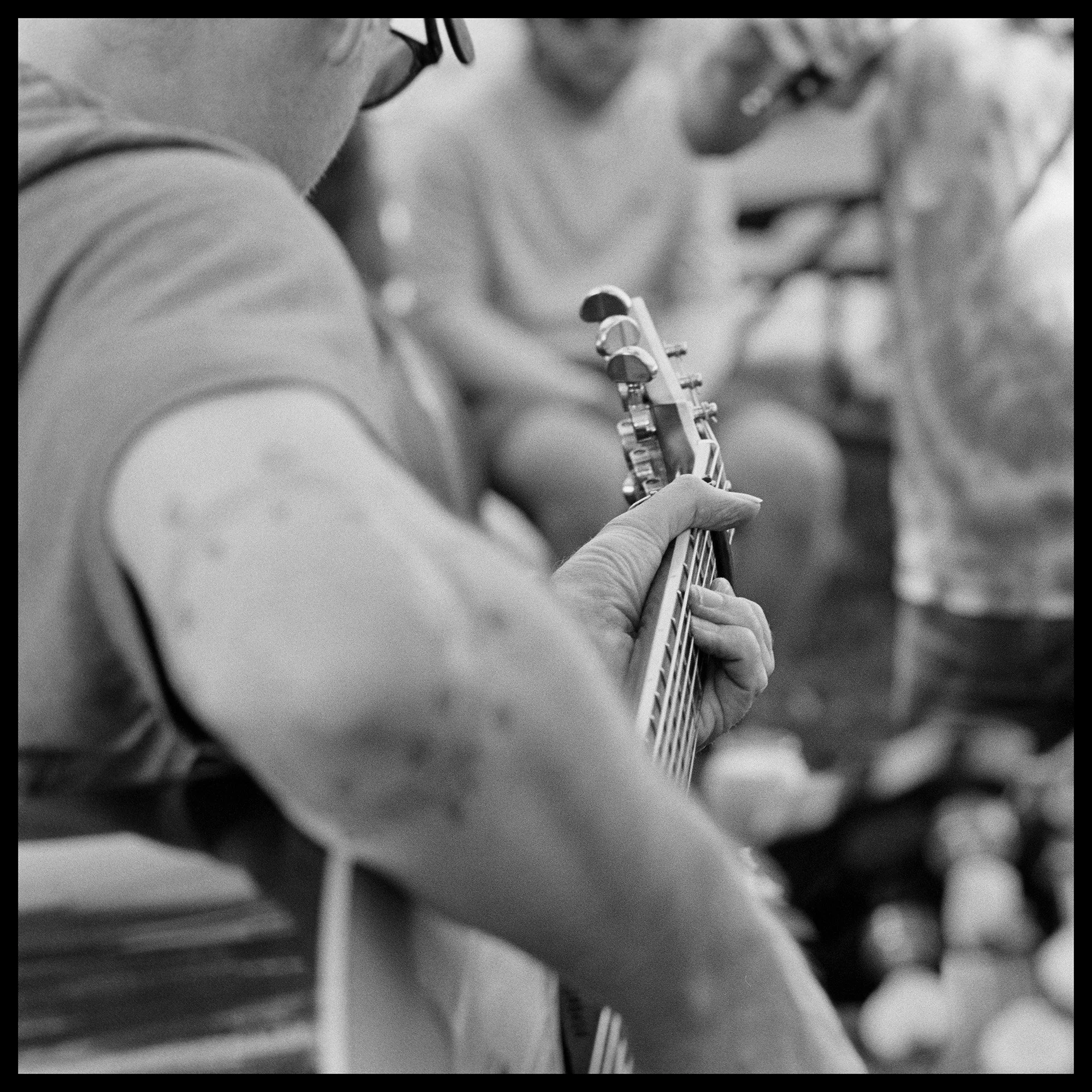 26-05-10-NikonF2-LovelandBluegrassJam_SNR0621.jpg